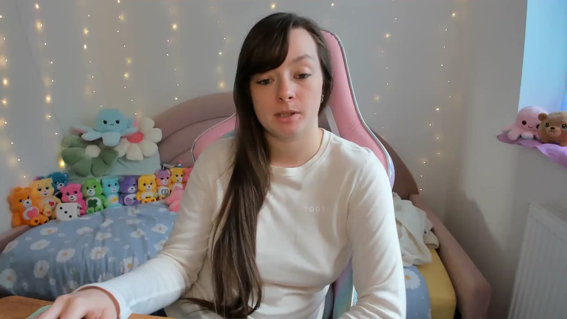 Gallery image thumbnail from JessieBear_'s myfreecams stream on, 09/24/2024, 17:08 image 2 of 20