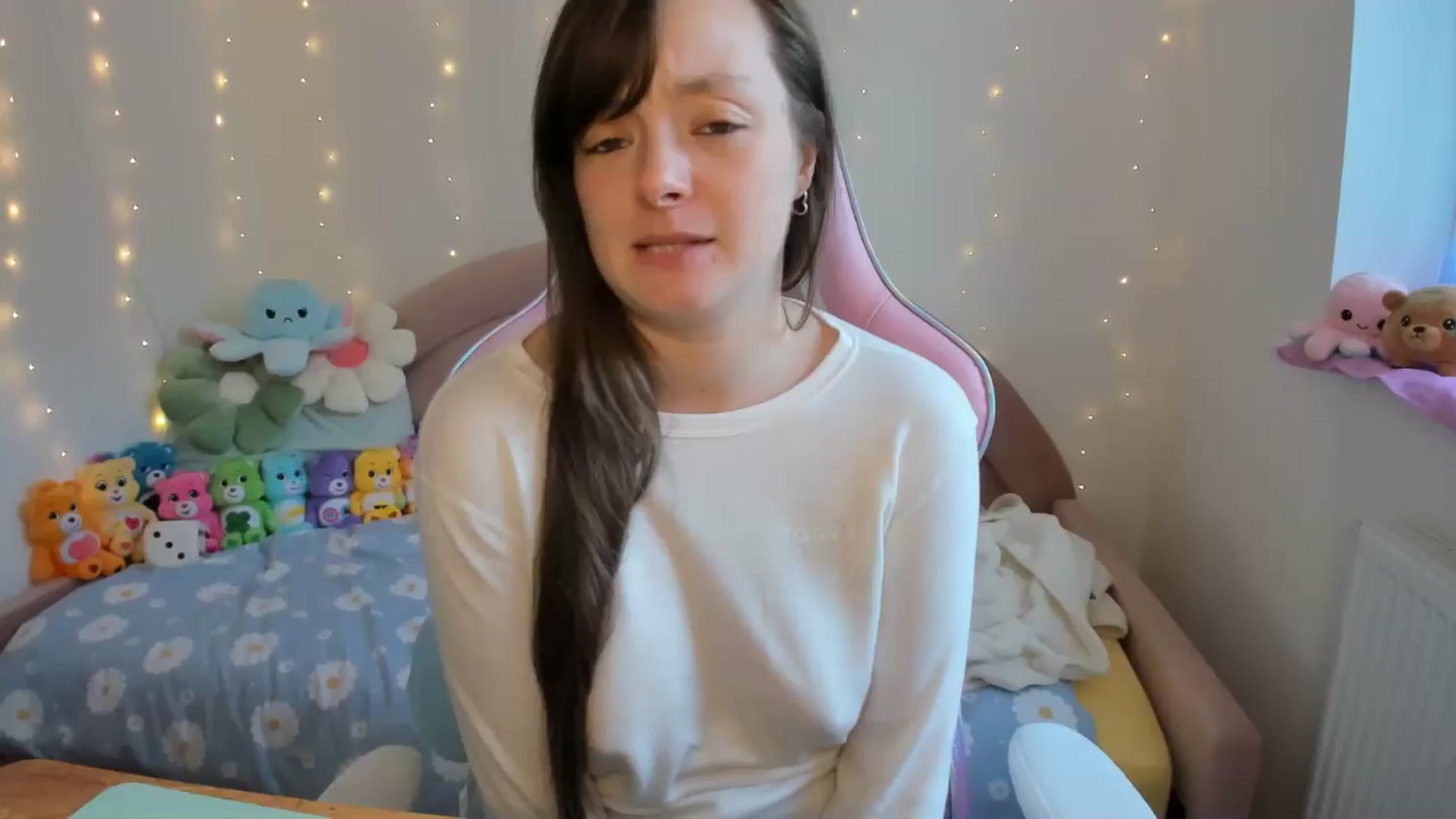Gallery image thumbnail from JessieBear_'s myfreecams stream on, 09/24/2024, 17:08 image 8 of 20