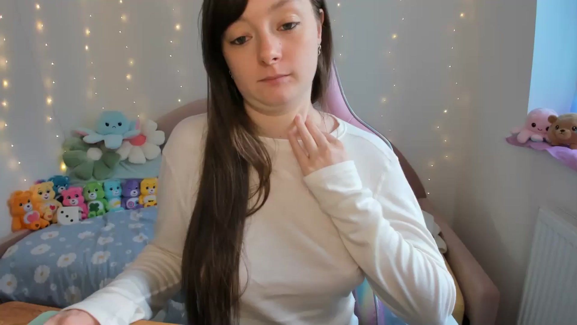 Gallery image thumbnail from JessieBear_'s myfreecams stream on, 09/24/2024, 17:08 image 11 of 20