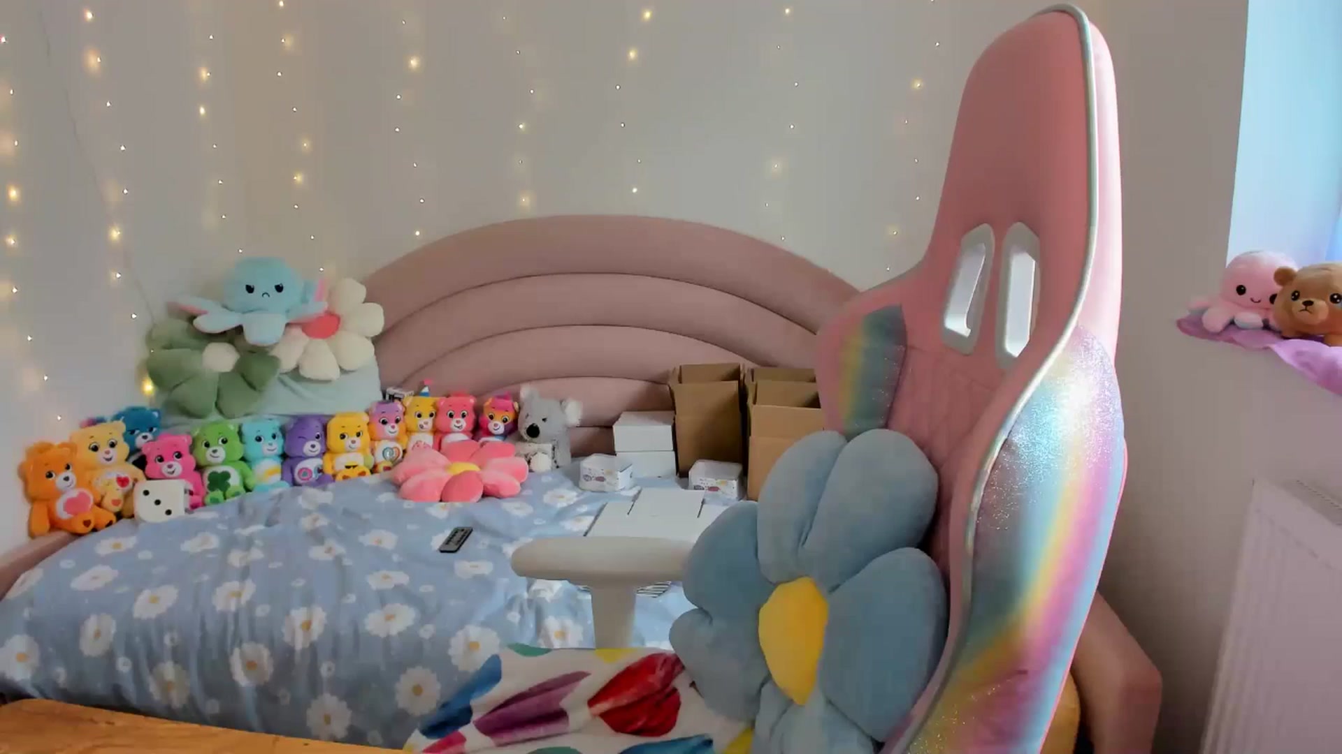 Gallery image thumbnail from JessieBear_'s myfreecams stream on, 09/26/2024, 14:58 image 10 of 20