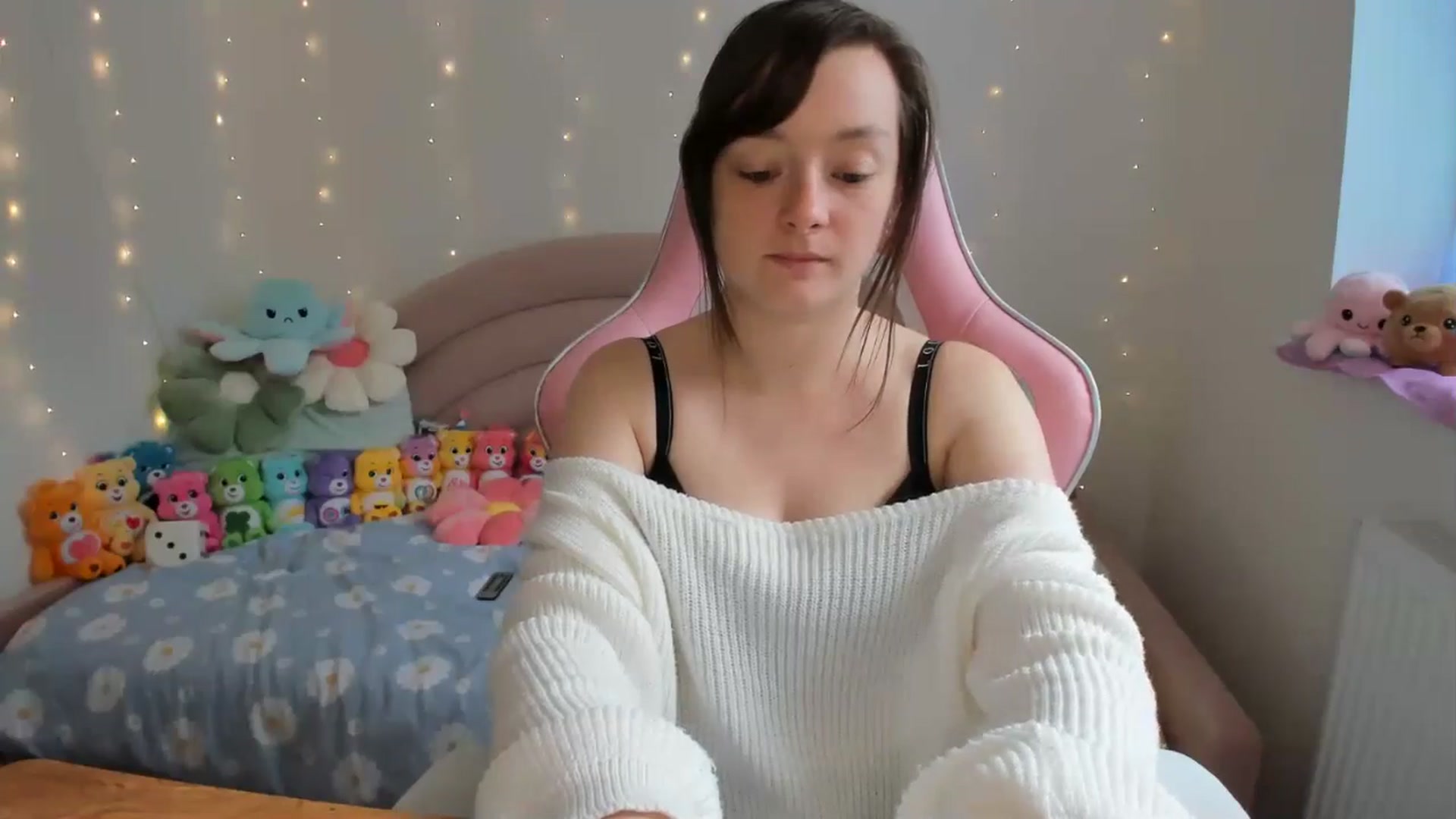 Gallery image thumbnail from JessieBear_'s myfreecams stream on, 09/26/2024, 14:58 image 3 of 20