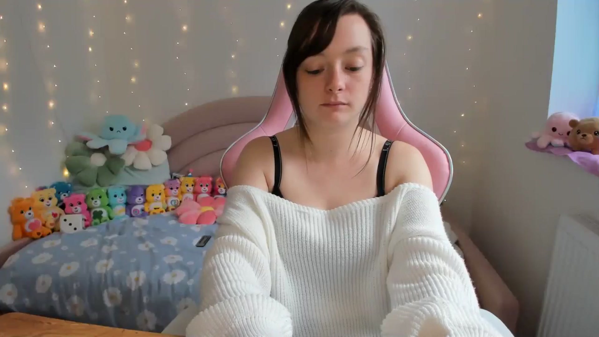 Gallery image thumbnail from JessieBear_'s myfreecams stream on, 09/26/2024, 14:58 image 4 of 20