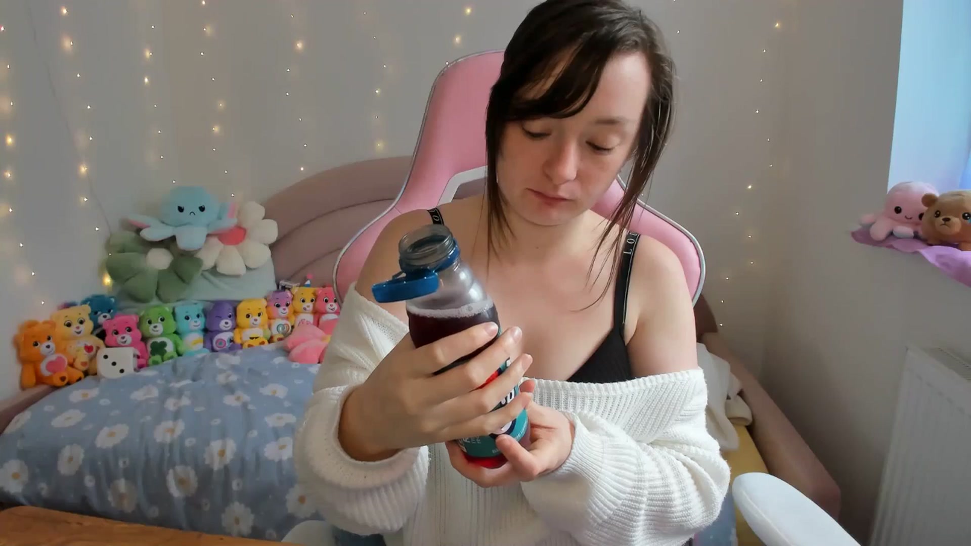 Gallery image thumbnail from JessieBear_'s myfreecams stream on, 09/26/2024, 14:58 image 18 of 20