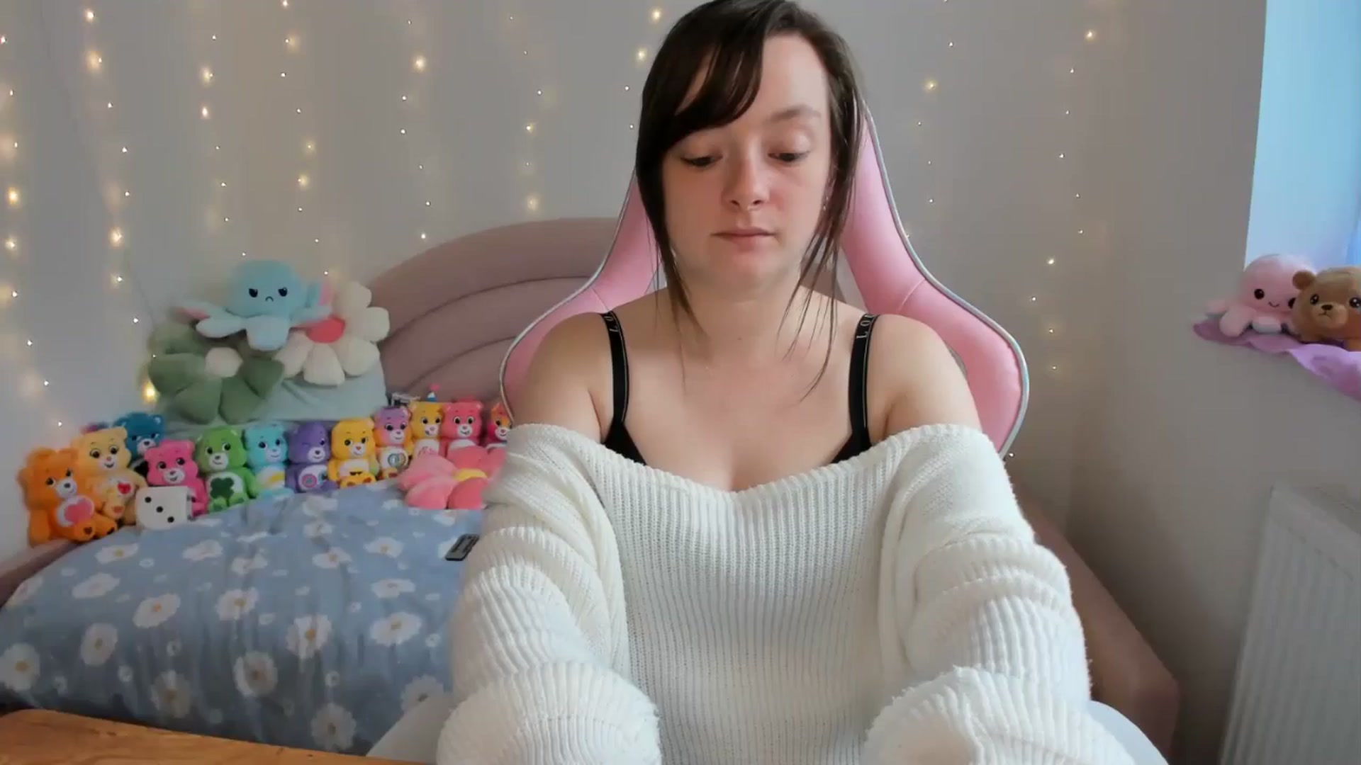 Gallery image thumbnail from JessieBear_'s myfreecams stream on, 09/26/2024, 14:58 image 1 of 20