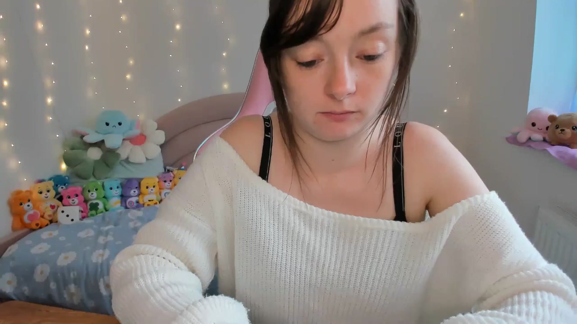 Gallery image thumbnail from JessieBear_'s myfreecams stream on, 09/26/2024, 15:51 image 12 of 20
