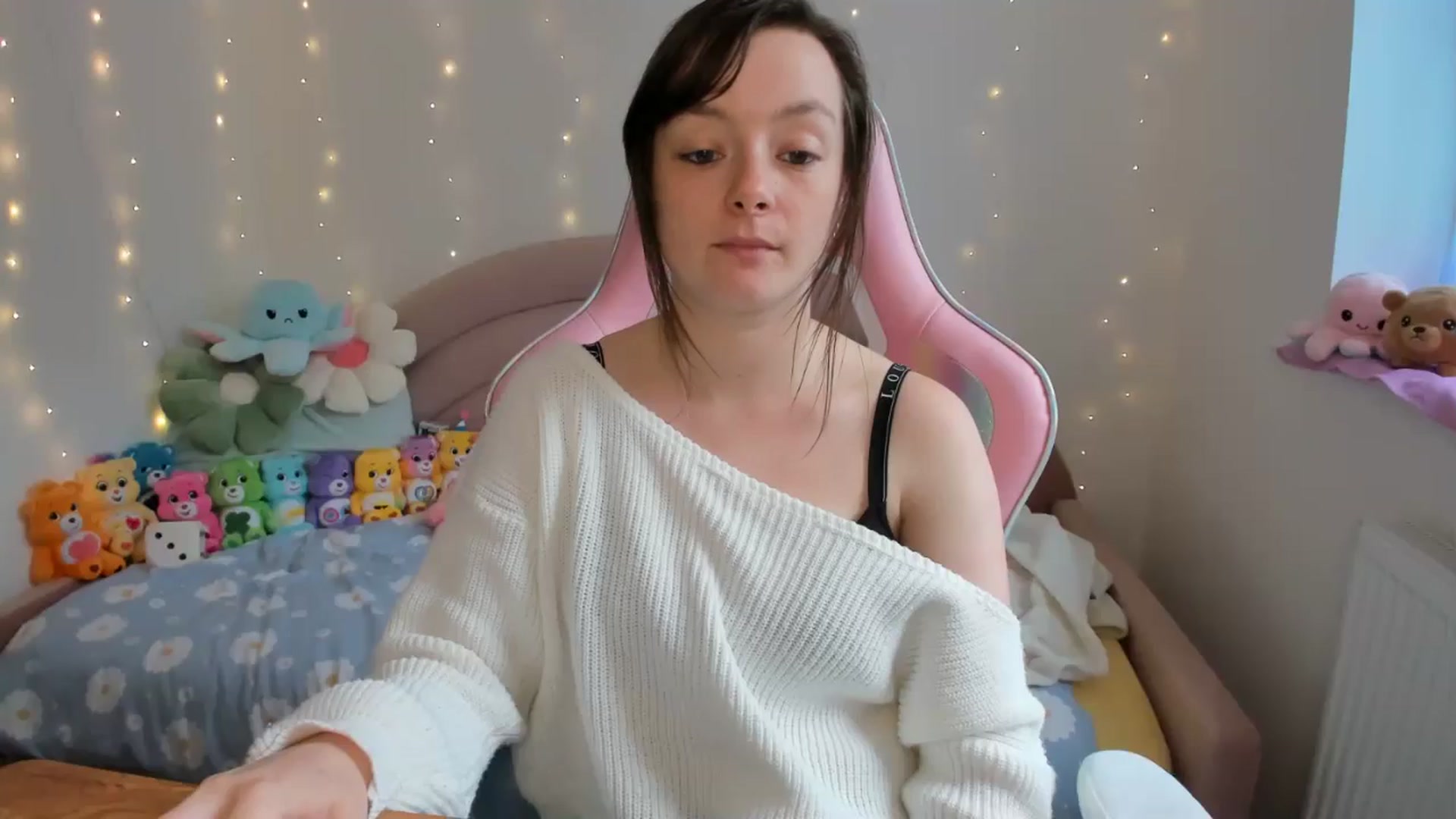 Gallery image thumbnail from JessieBear_'s myfreecams stream on, 09/26/2024, 15:51 image 5 of 20