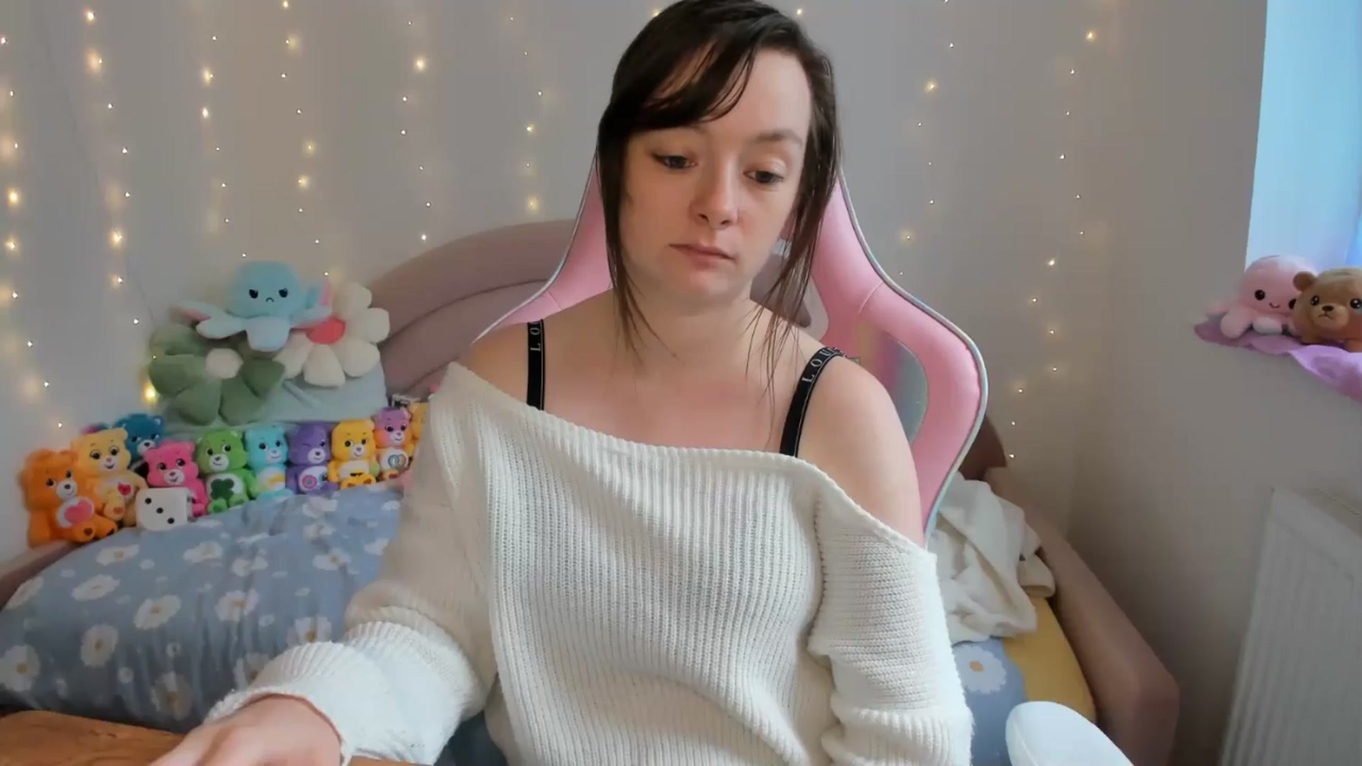 Gallery image thumbnail from JessieBear_'s myfreecams stream on, 09/26/2024, 15:51 image 9 of 20