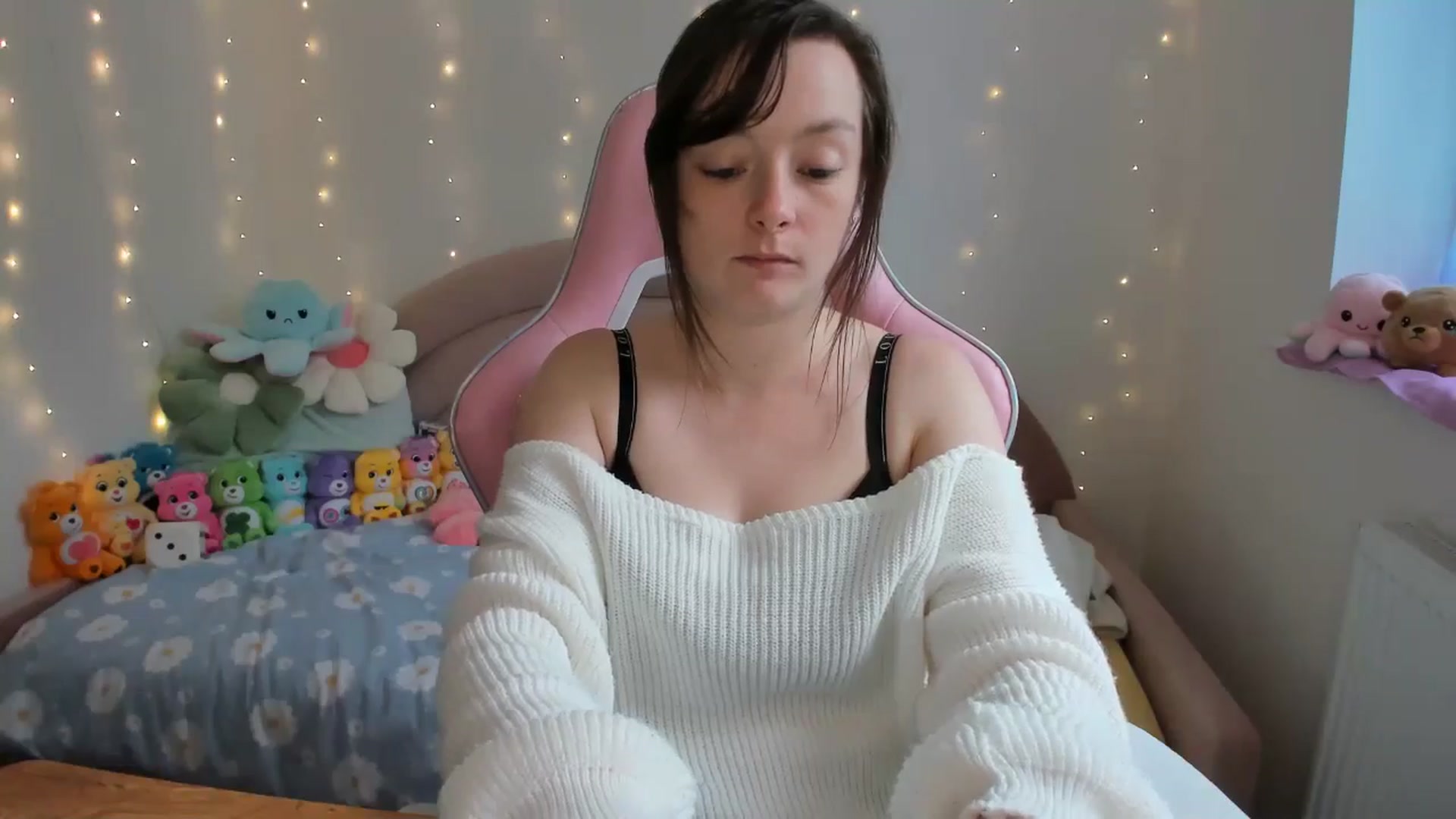Gallery image thumbnail from JessieBear_'s myfreecams stream on, 09/26/2024, 15:51 image 15 of 20