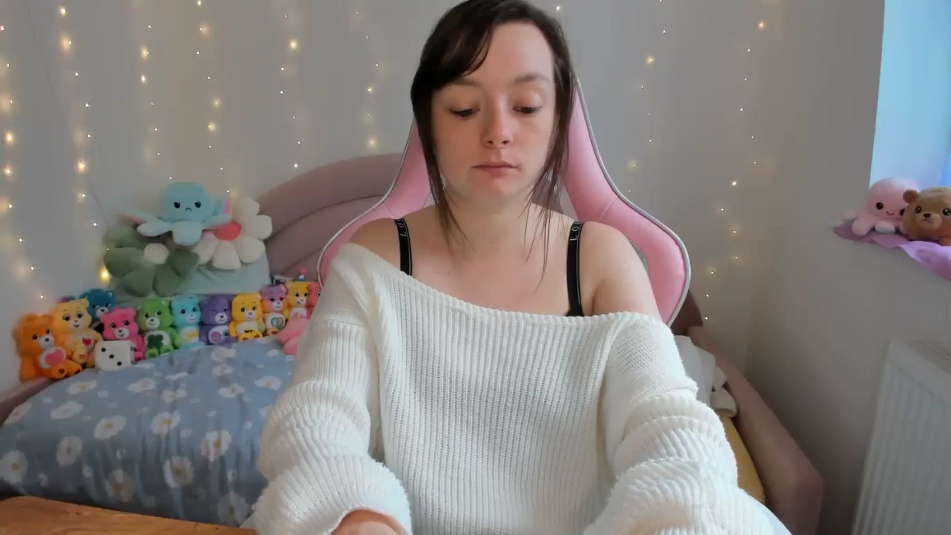 Gallery image thumbnail from JessieBear_'s myfreecams stream on, 09/26/2024, 15:51 image 3 of 20