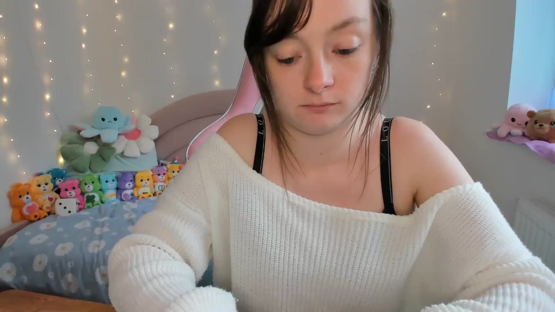 Gallery image thumbnail from JessieBear_'s myfreecams stream on, 09/26/2024, 15:51 image 11 of 20