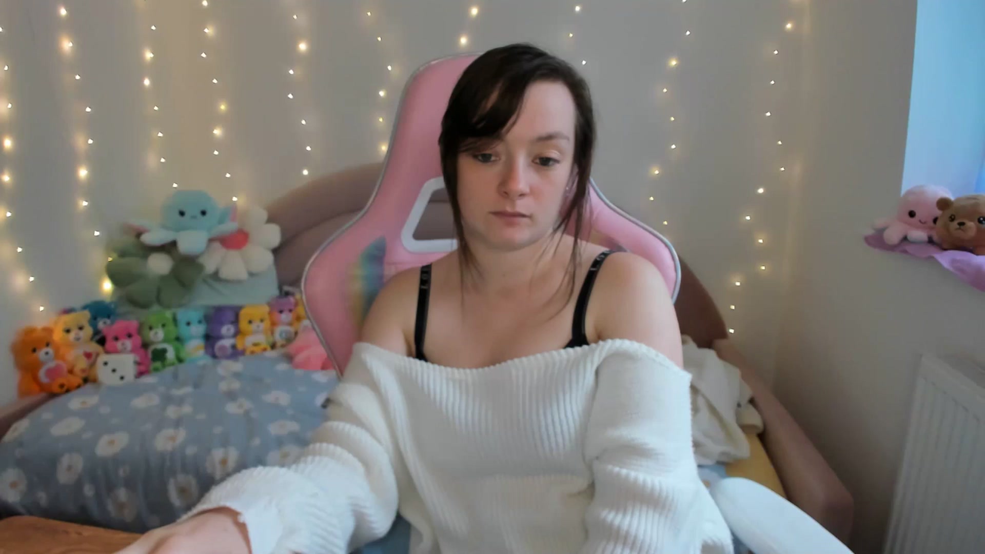 Gallery image thumbnail from JessieBear_'s myfreecams stream on, 09/26/2024, 16:35 image 20 of 20