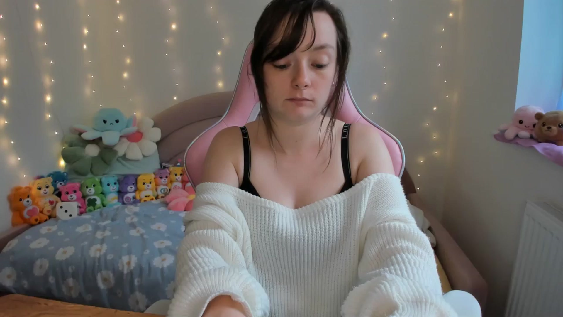 Gallery image thumbnail from JessieBear_'s myfreecams stream on, 09/26/2024, 16:35 image 5 of 20