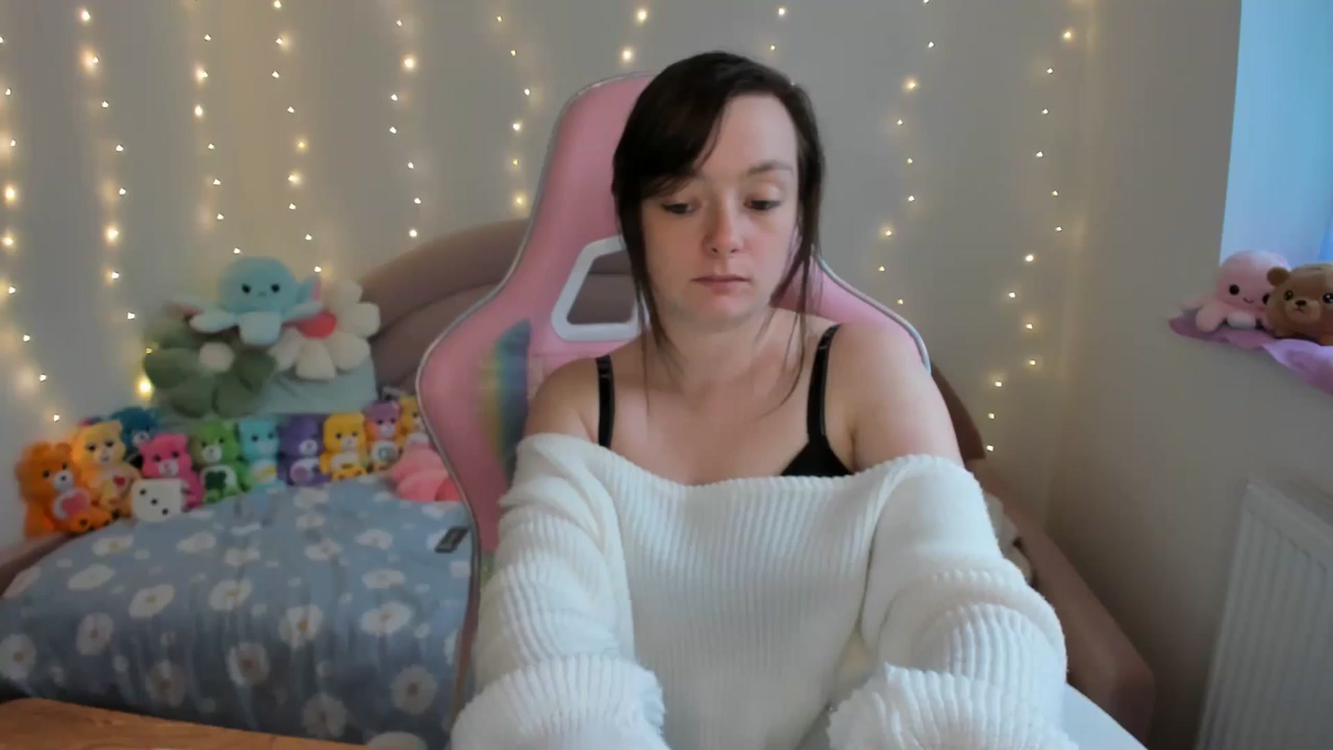 Gallery image thumbnail from JessieBear_'s myfreecams stream on, 09/26/2024, 16:35 image 17 of 20