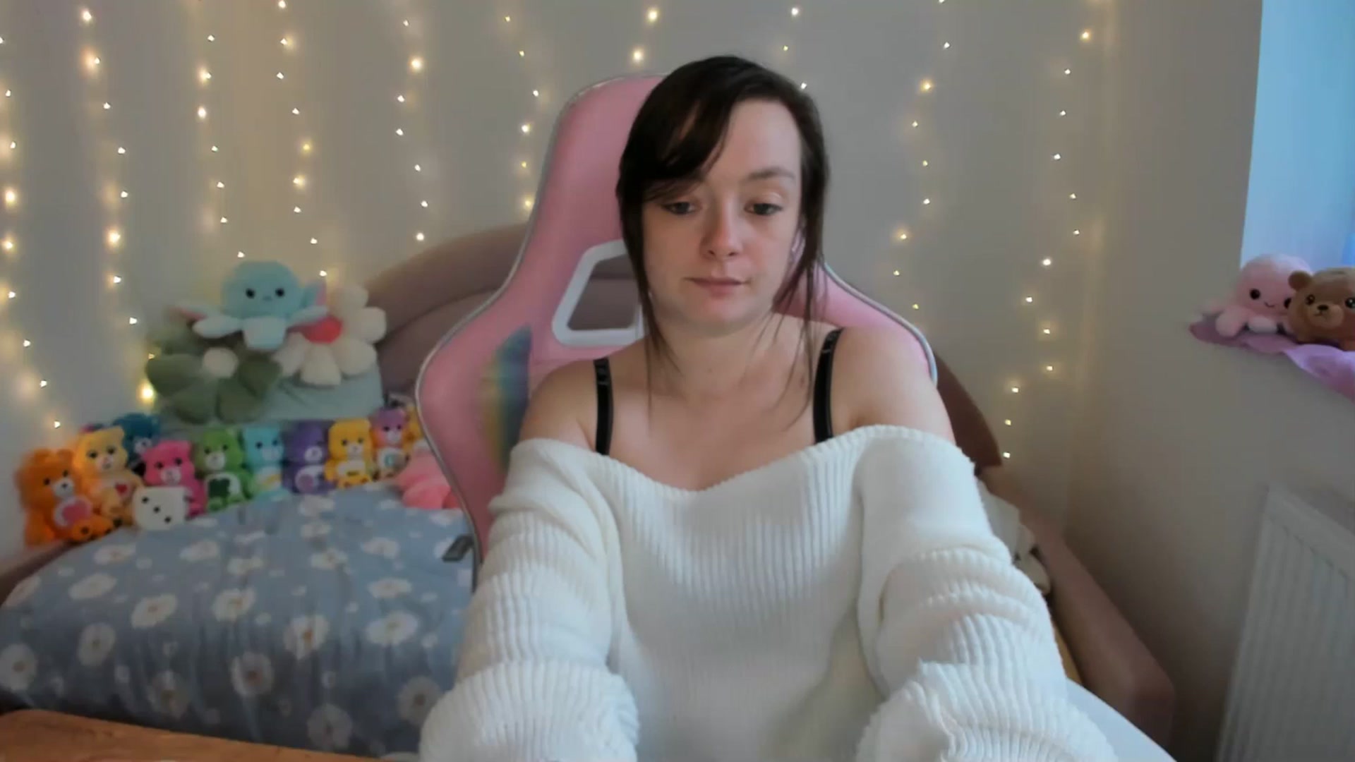 Gallery image thumbnail from JessieBear_'s myfreecams stream on, 09/26/2024, 16:35 image 19 of 20