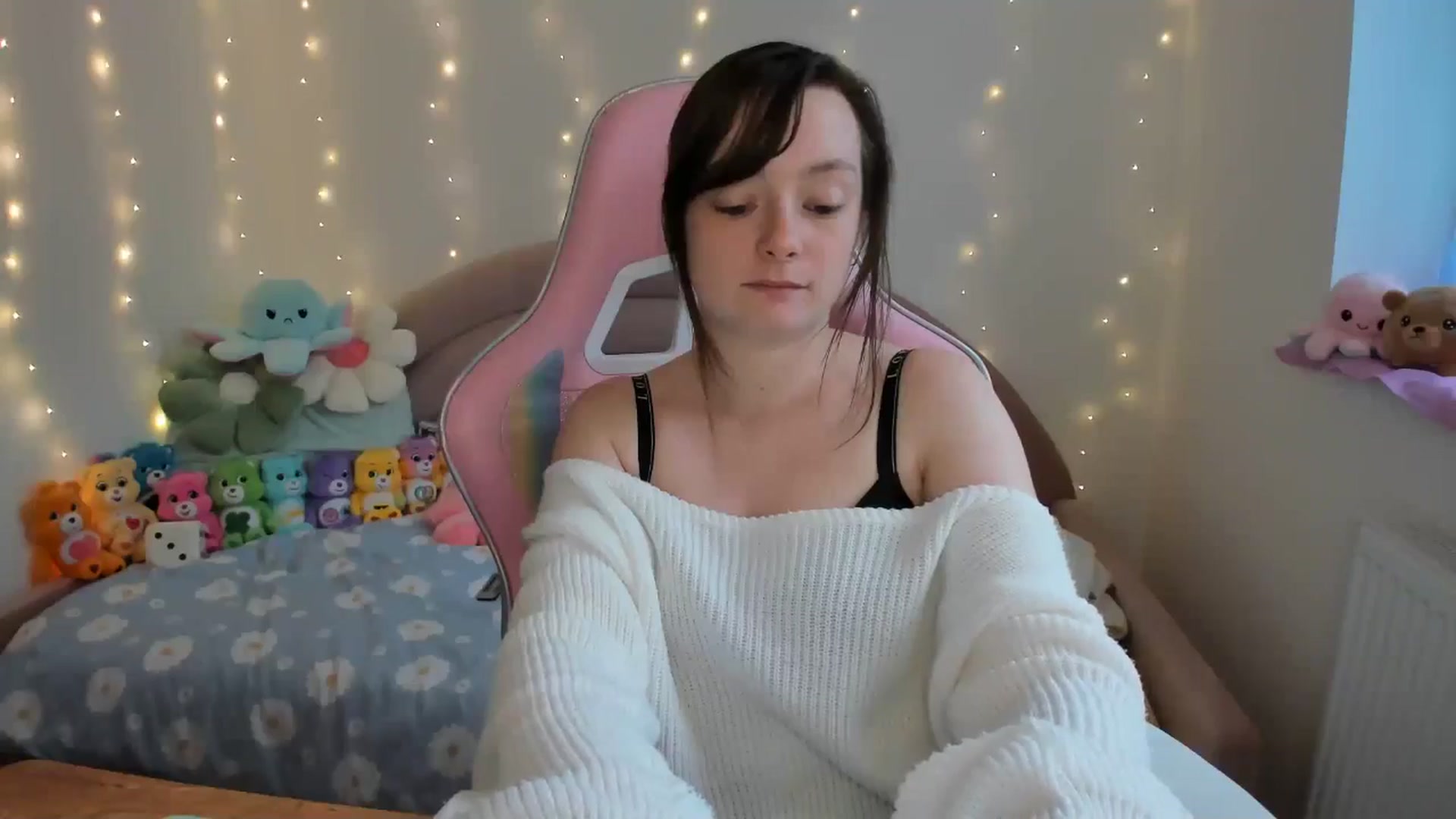 Gallery image thumbnail from JessieBear_'s myfreecams stream on, 09/26/2024, 16:35 image 15 of 20