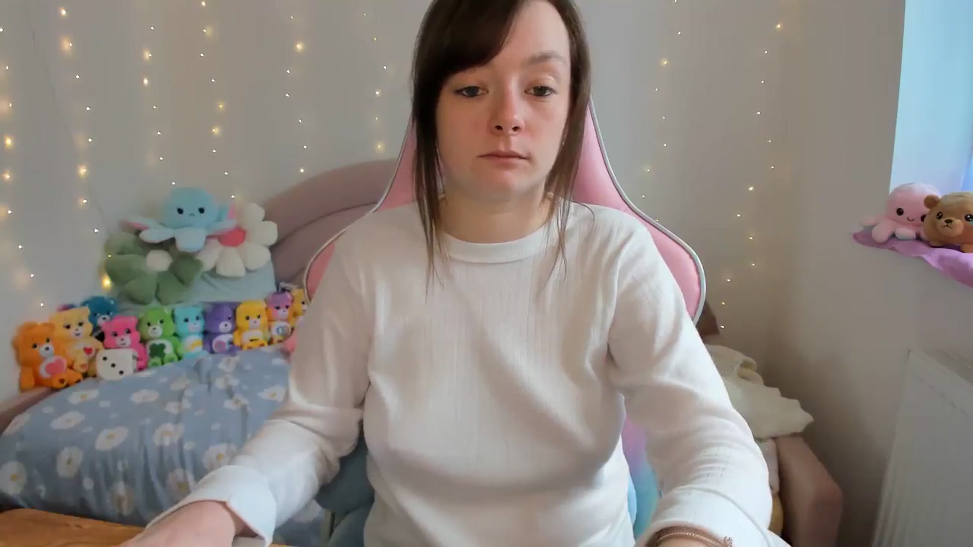 Gallery image thumbnail from JessieBear_'s myfreecams stream on, 09/27/2024, 15:49 image 16 of 20
