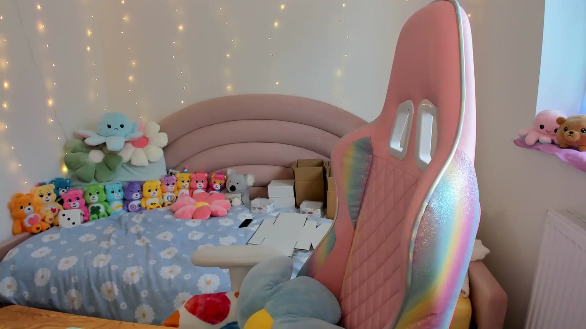 Gallery image thumbnail from JessieBear_'s myfreecams stream on, 09/27/2024, 15:49 image 14 of 20