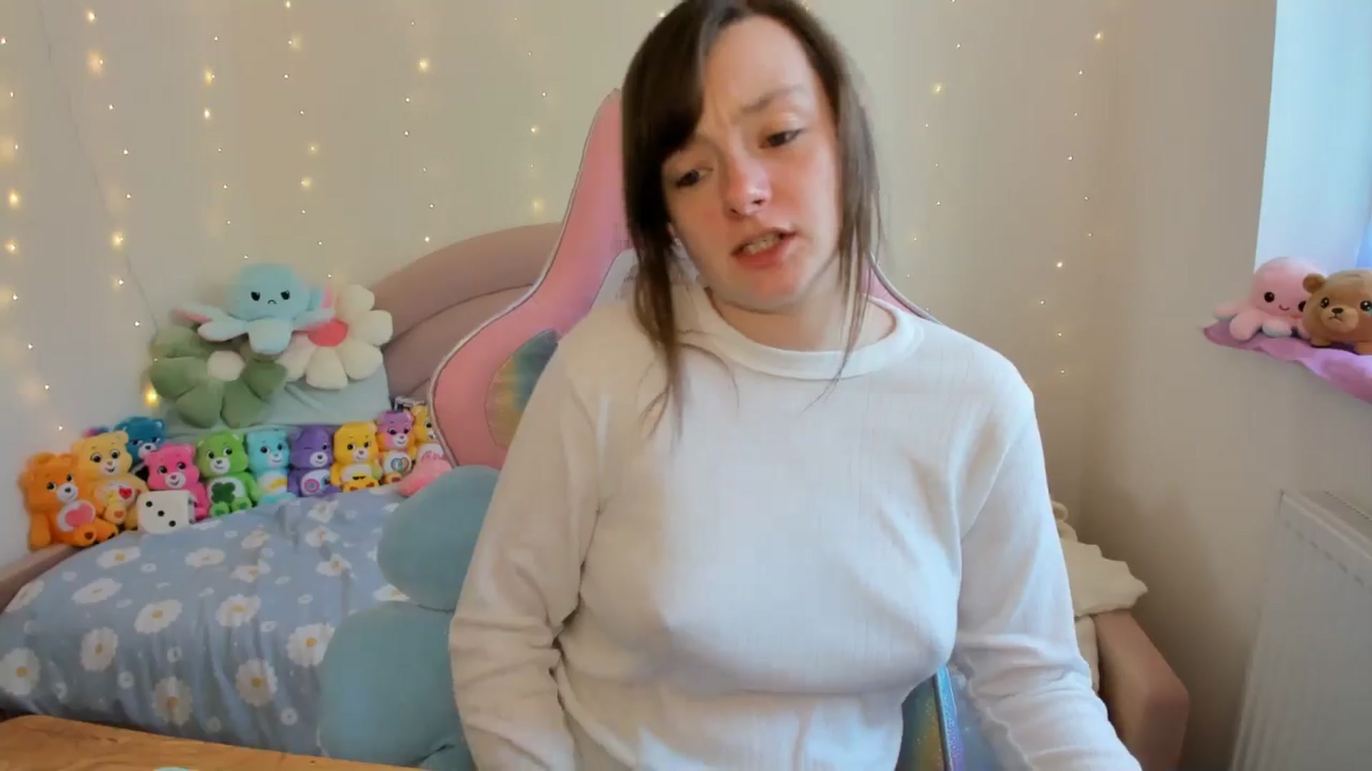 Gallery image thumbnail from JessieBear_'s myfreecams stream on, 09/27/2024, 15:49 image 9 of 20
