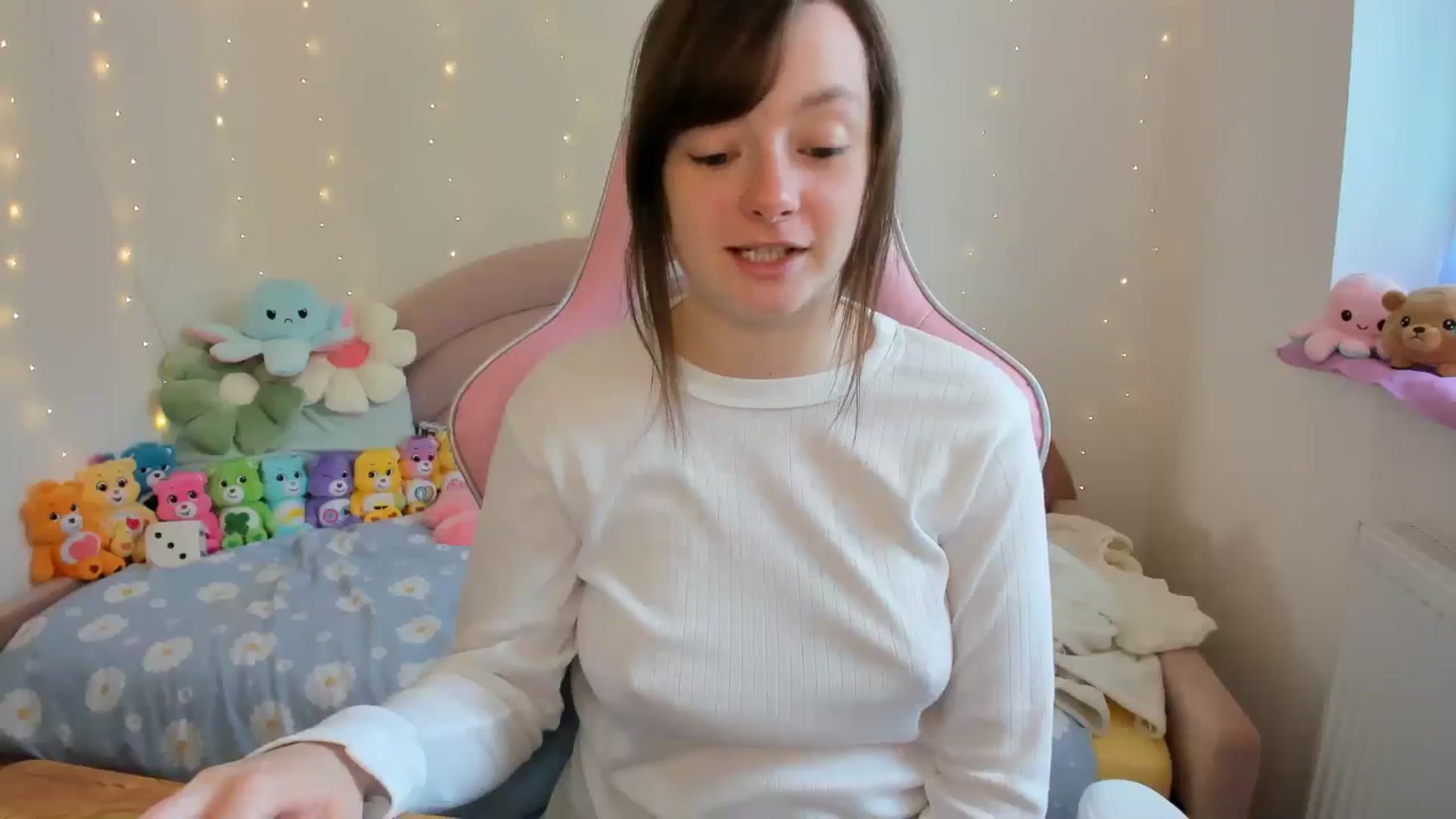 Gallery image thumbnail from JessieBear_'s myfreecams stream on, 09/27/2024, 15:49 image 13 of 20