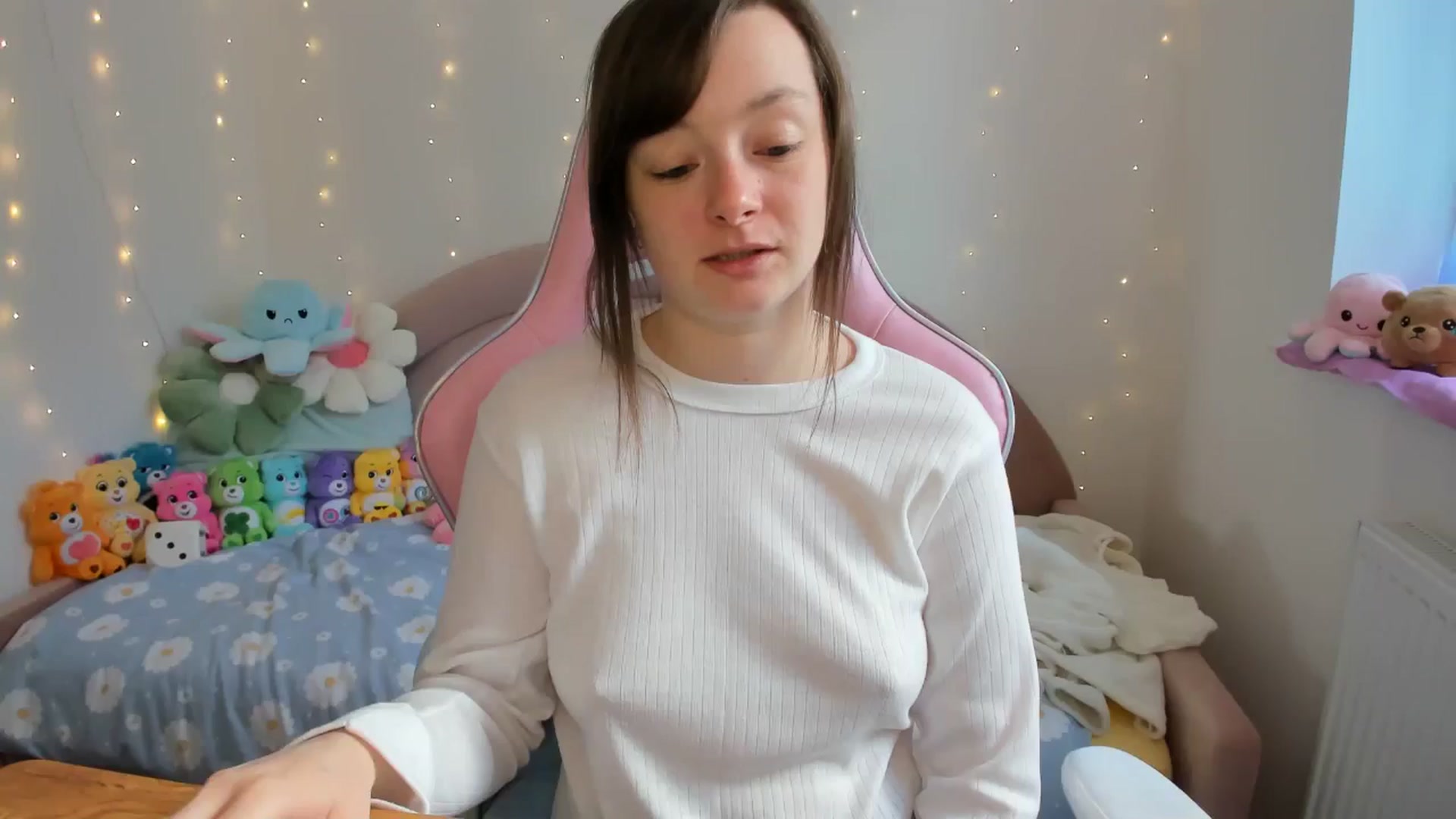 Gallery image thumbnail from JessieBear_'s myfreecams stream on, 09/27/2024, 15:49 image 10 of 20