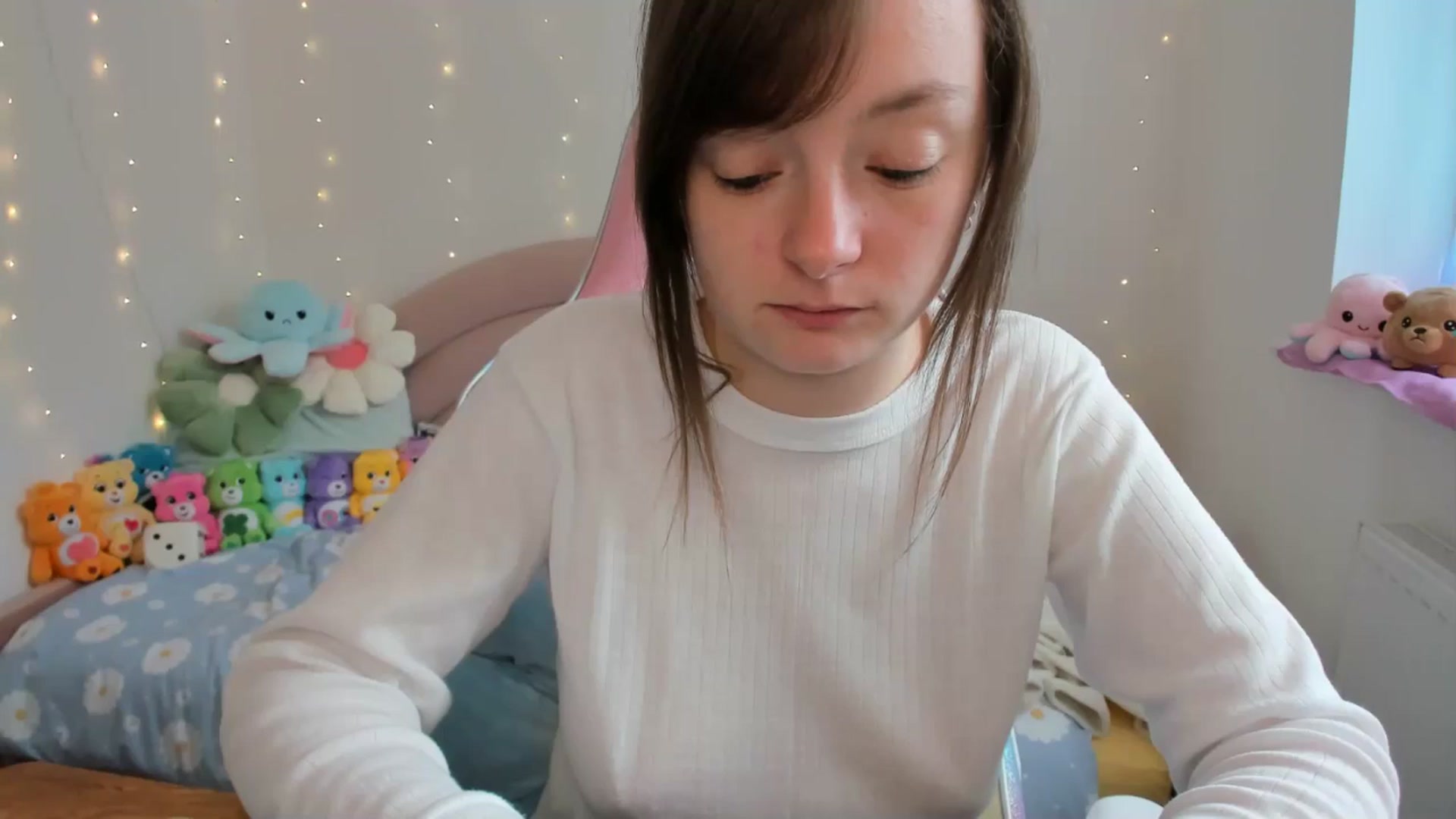 Gallery image thumbnail from JessieBear_'s myfreecams stream on, 09/27/2024, 15:49 image 3 of 20