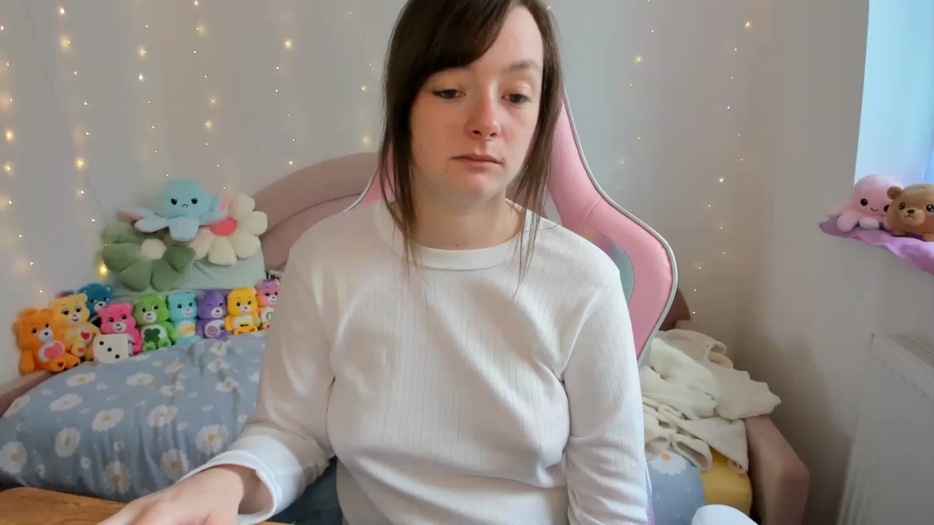 Gallery image thumbnail from JessieBear_'s myfreecams stream on, 09/27/2024, 15:49 image 7 of 20