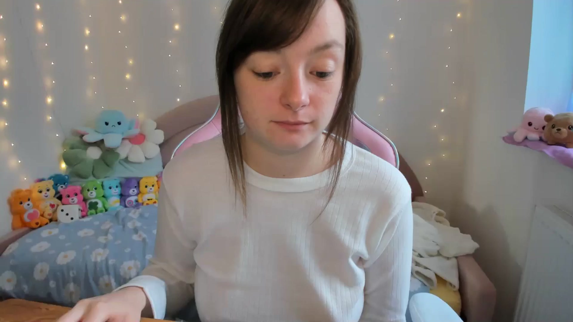 Gallery image thumbnail from JessieBear_'s myfreecams stream on, 09/27/2024, 16:55 image 2 of 20