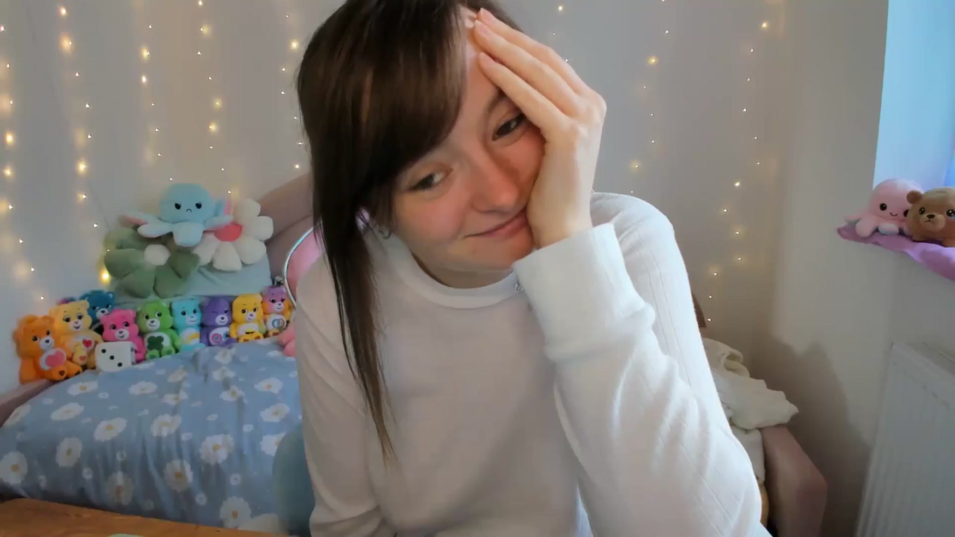 Gallery image thumbnail from JessieBear_'s myfreecams stream on, 09/27/2024, 16:55 image 5 of 20