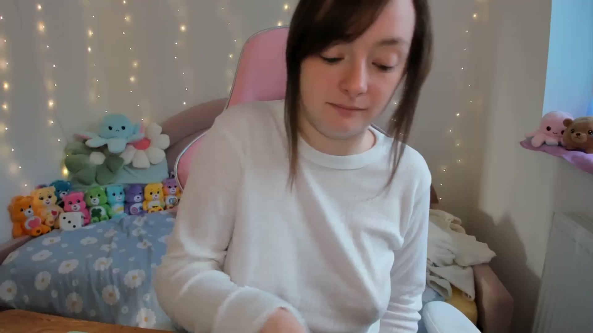 Gallery image thumbnail from JessieBear_'s myfreecams stream on, 09/27/2024, 16:55 image 16 of 20