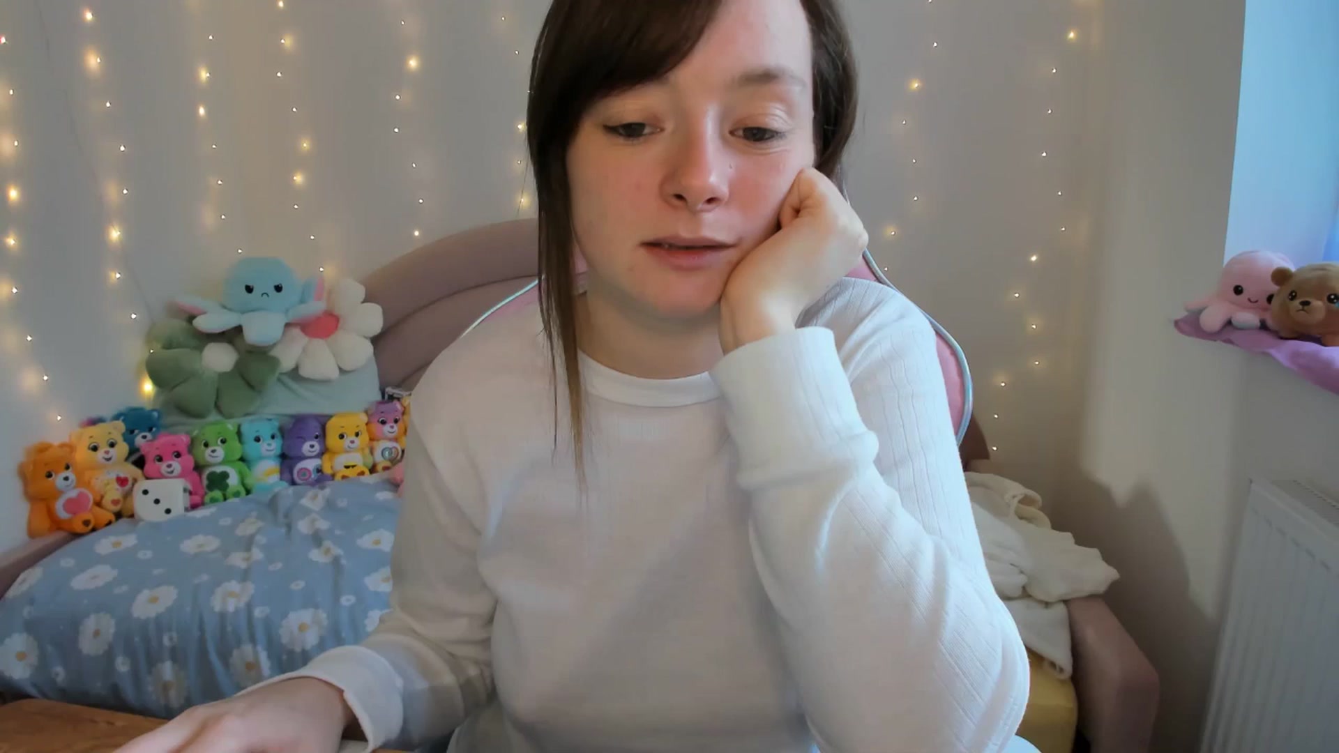 Gallery image thumbnail from JessieBear_'s myfreecams stream on, 09/27/2024, 16:55 image 11 of 20