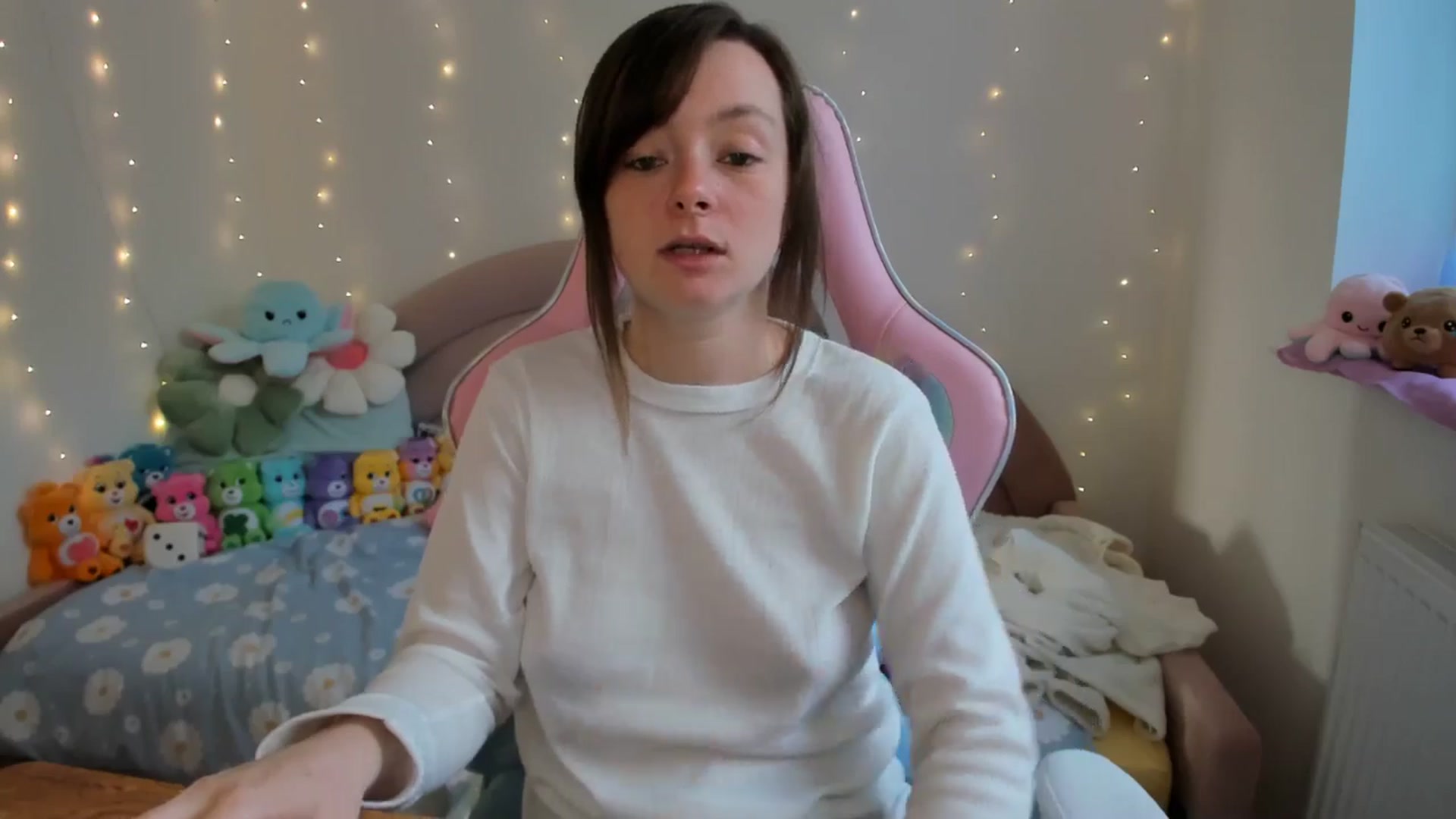 Gallery image thumbnail from JessieBear_'s myfreecams stream on, 09/27/2024, 16:55 image 19 of 20