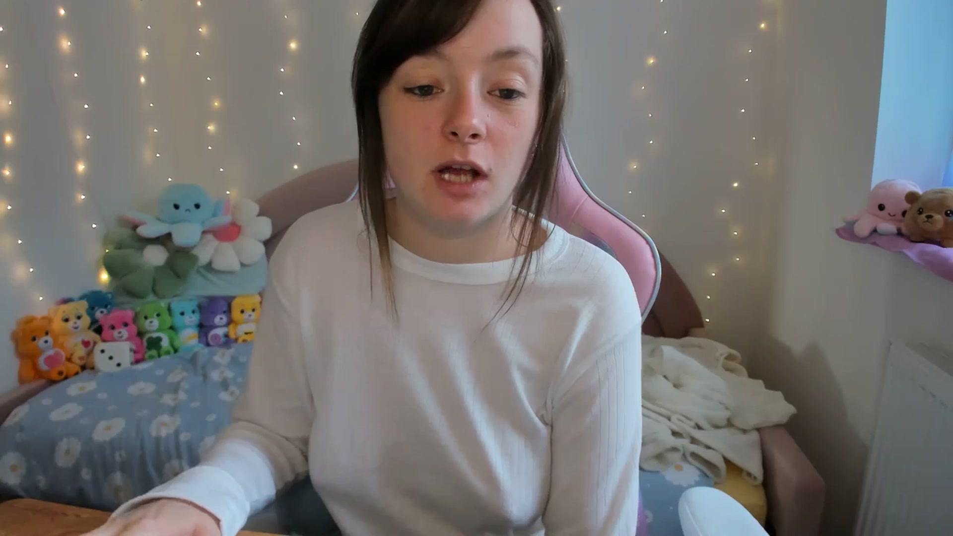 Gallery image thumbnail from JessieBear_'s myfreecams stream on, 09/27/2024, 16:55 image 6 of 20