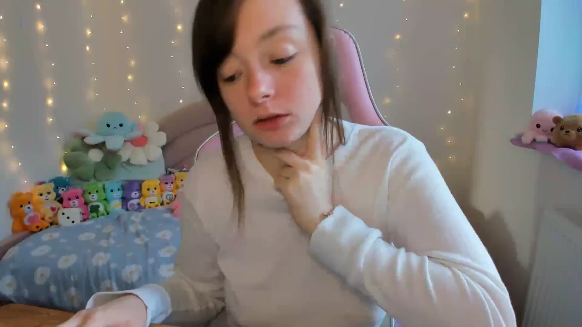 Gallery image thumbnail from JessieBear_'s myfreecams stream on, 09/27/2024, 16:55 image 12 of 20