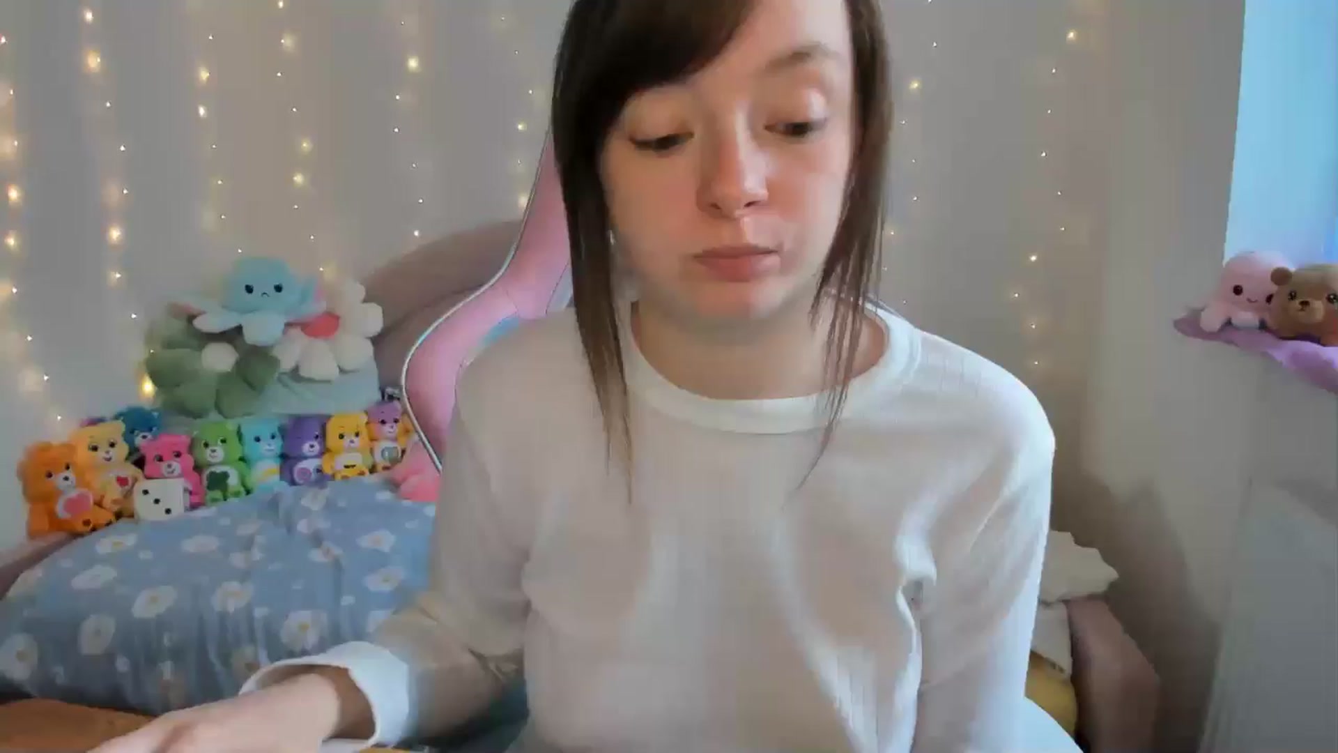Gallery image thumbnail from JessieBear_'s myfreecams stream on, 09/27/2024, 16:55 image 3 of 20