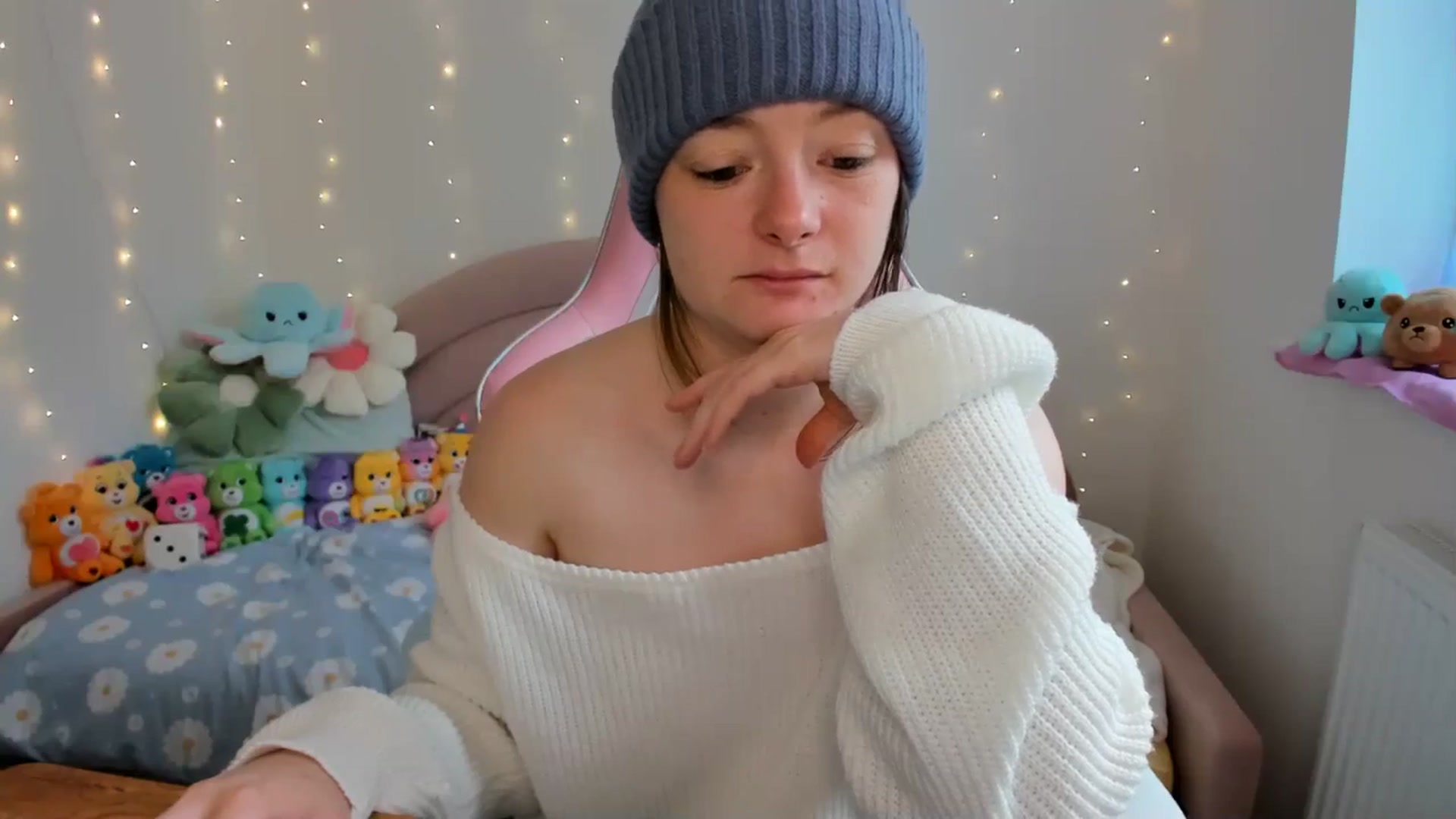 Gallery image thumbnail from JessieBear_'s myfreecams stream on, 10/01/2024, 15:38 image 7 of 20