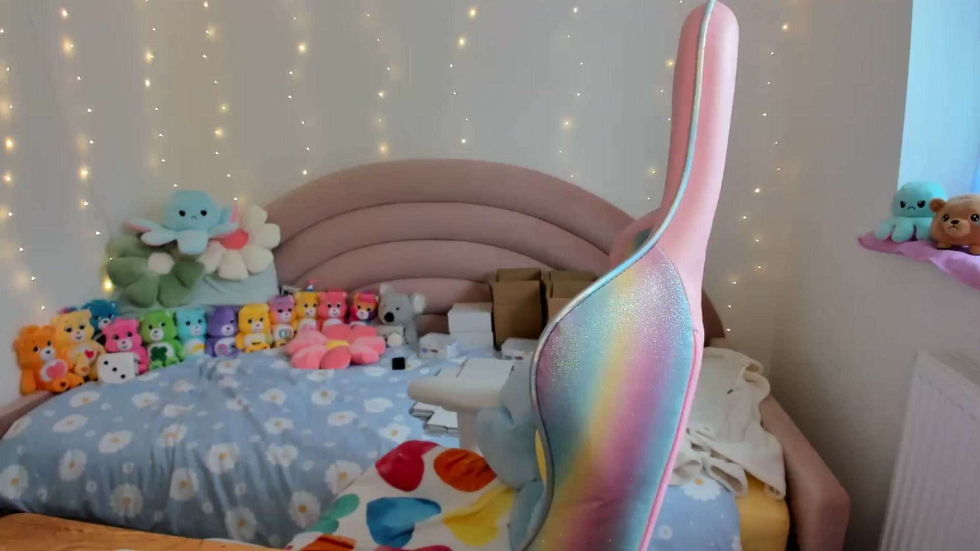 Gallery image thumbnail from JessieBear_'s myfreecams stream on, 10/01/2024, 15:38 image 10 of 20