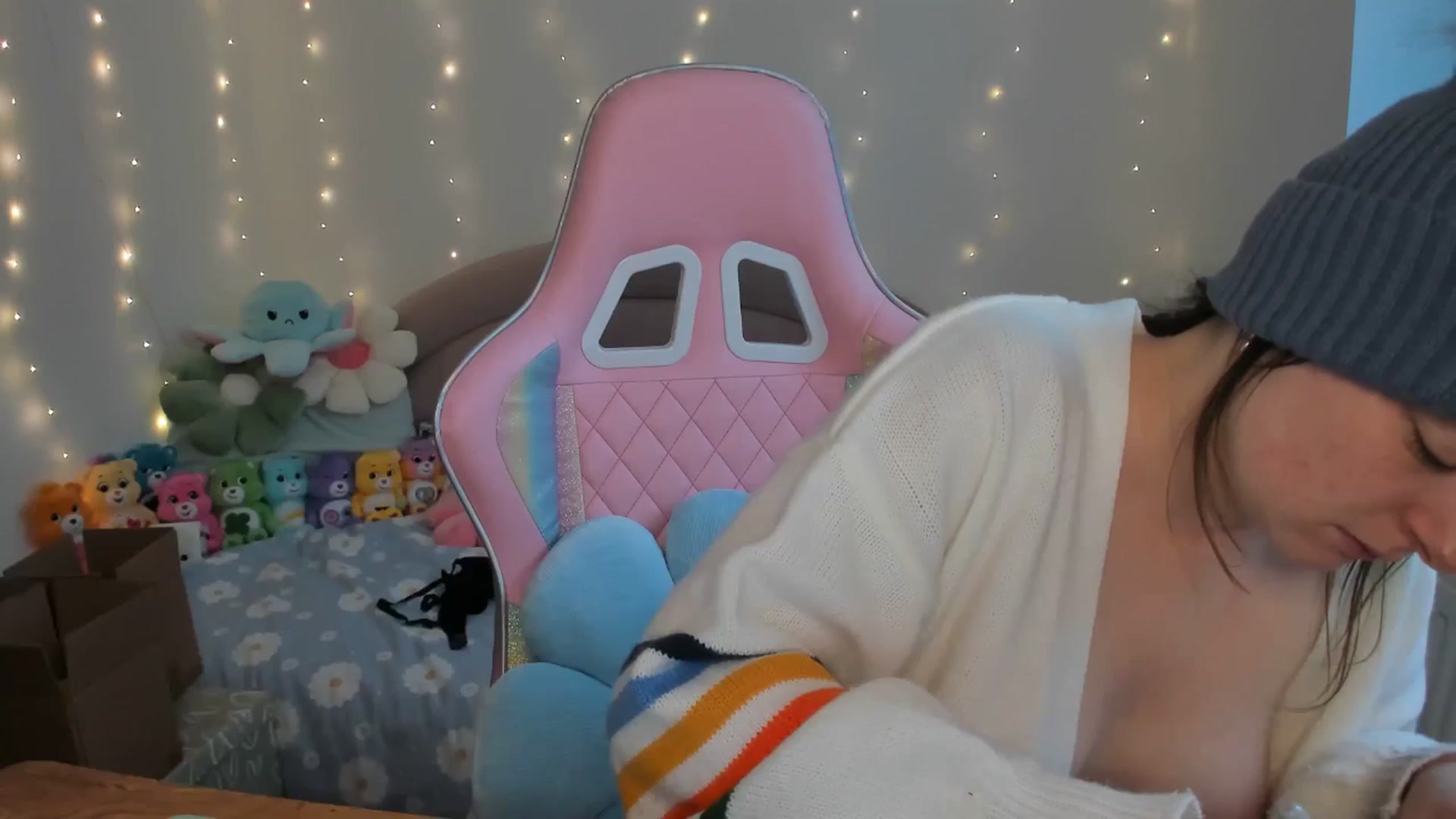 Gallery image thumbnail from JessieBear_'s myfreecams stream on, 10/01/2024, 16:37 image 9 of 20