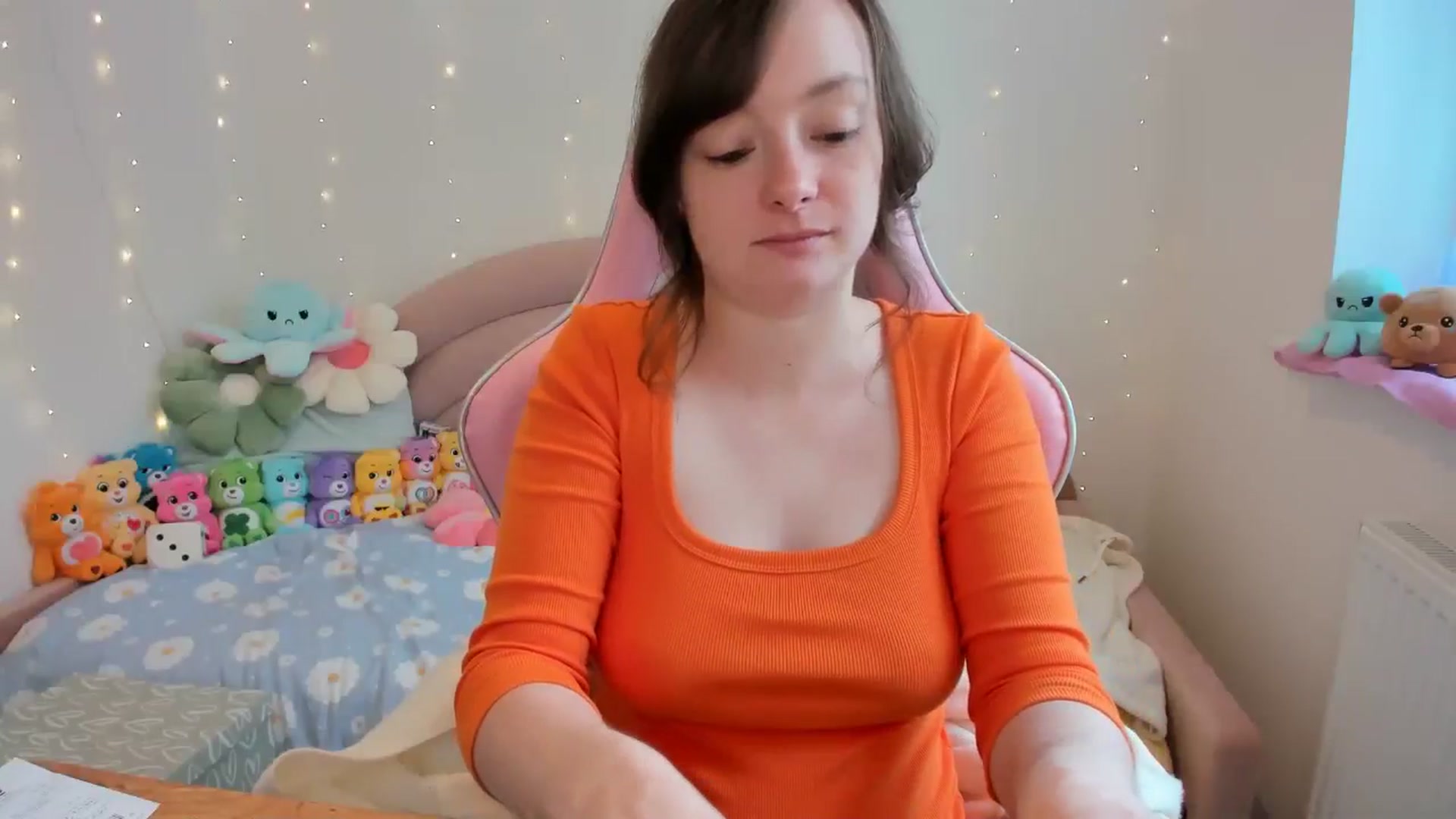 Gallery image thumbnail from JessieBear_'s myfreecams stream on, 10/03/2024, 13:50 image 4 of 20