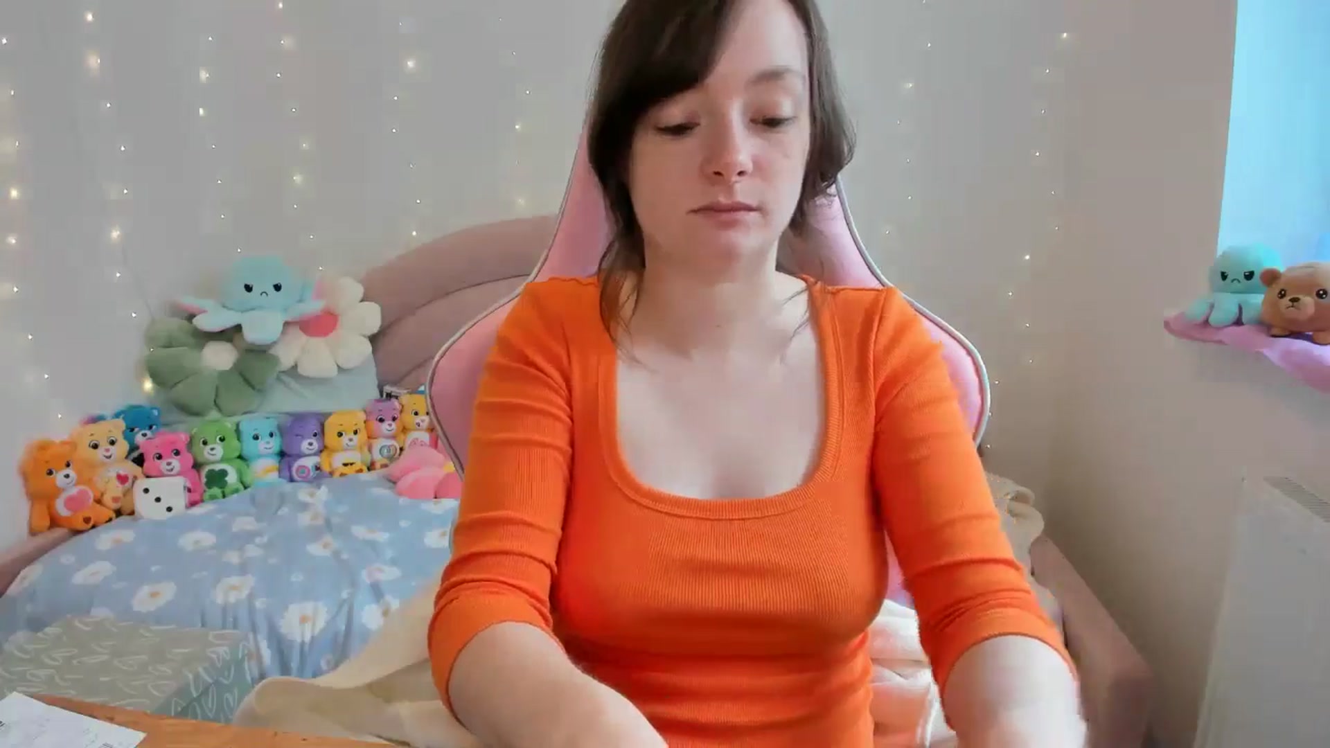 Gallery image thumbnail from JessieBear_'s myfreecams stream on, 10/03/2024, 13:50 image 3 of 20