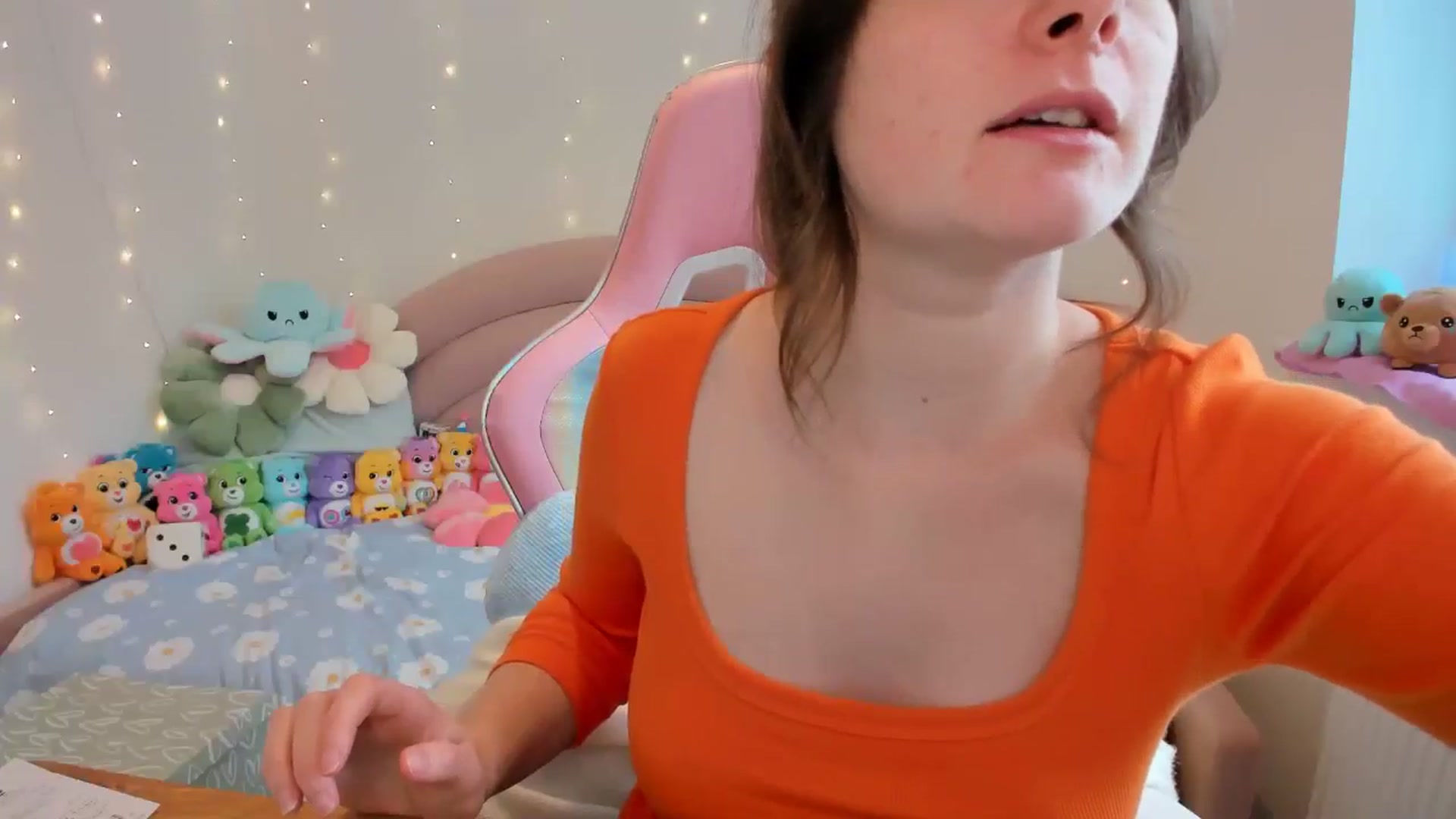 Gallery image thumbnail from JessieBear_'s myfreecams stream on, 10/03/2024, 13:50 image 18 of 20