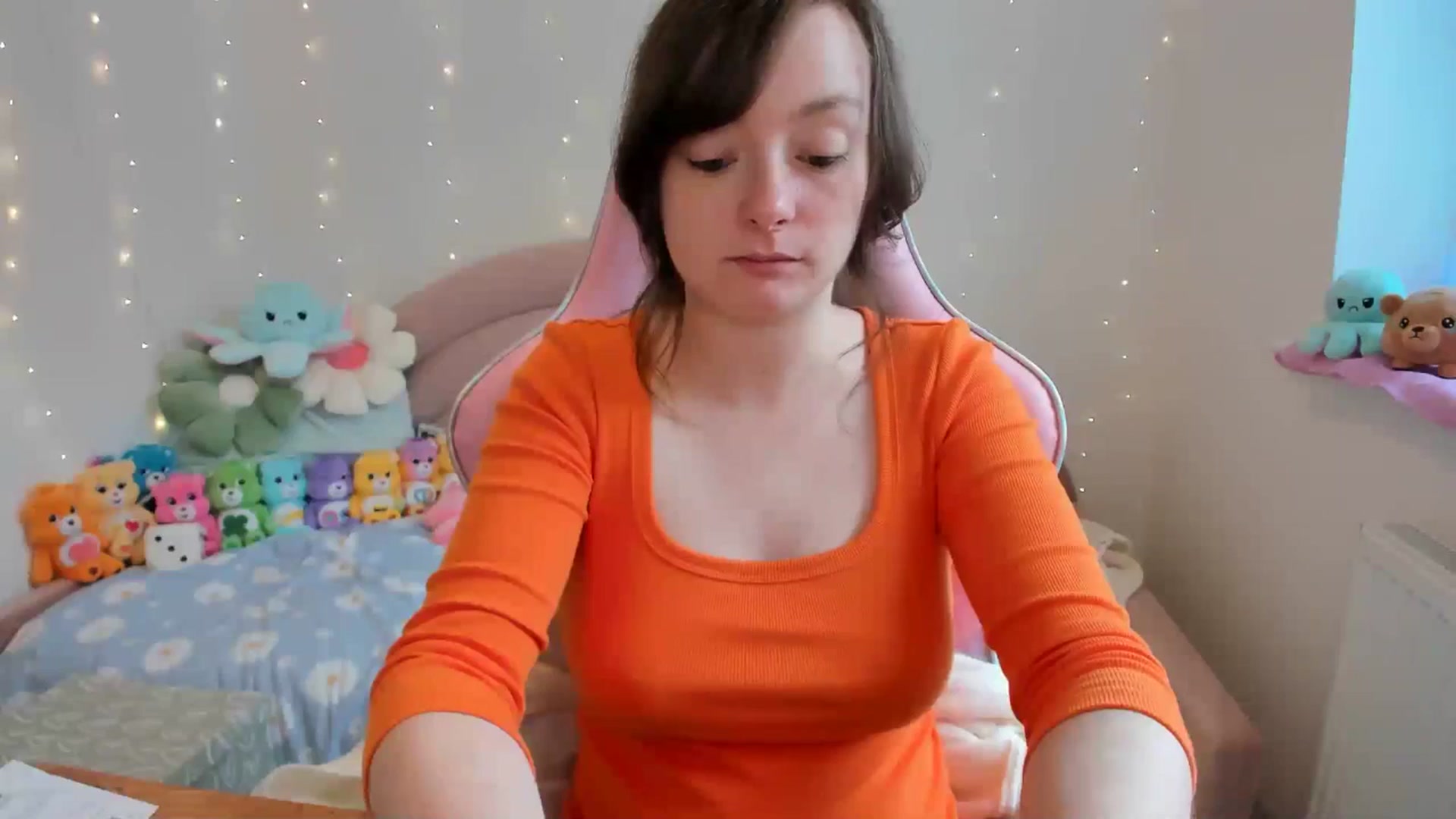 Gallery image thumbnail from JessieBear_'s myfreecams stream on, 10/03/2024, 13:50 image 6 of 20