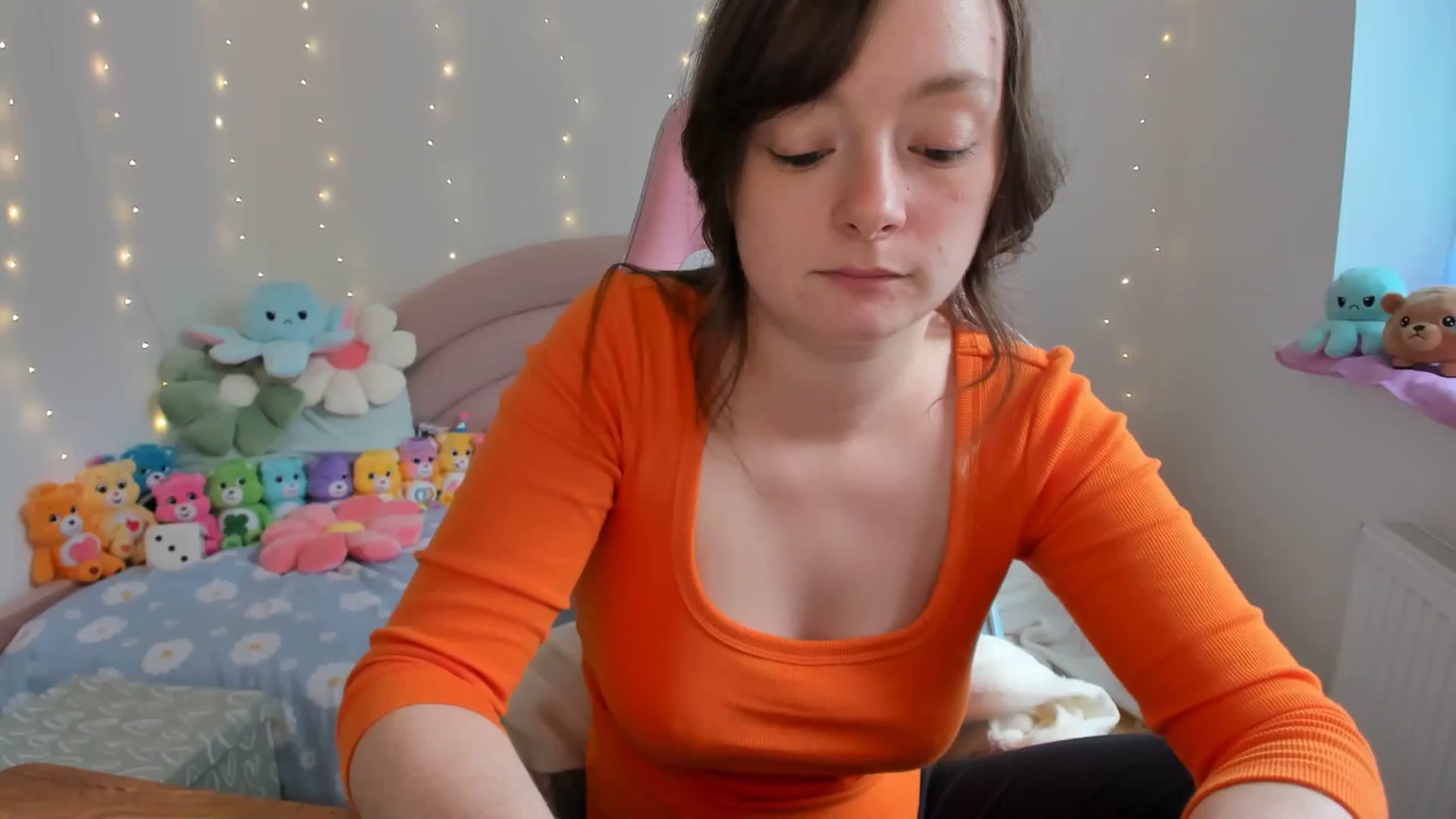 Gallery image thumbnail from JessieBear_'s myfreecams stream on, 10/03/2024, 15:15 image 16 of 20