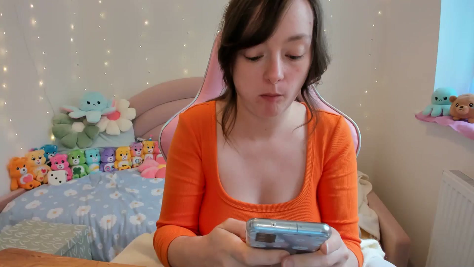 Gallery image thumbnail from JessieBear_'s myfreecams stream on, 10/03/2024, 15:15 image 14 of 20