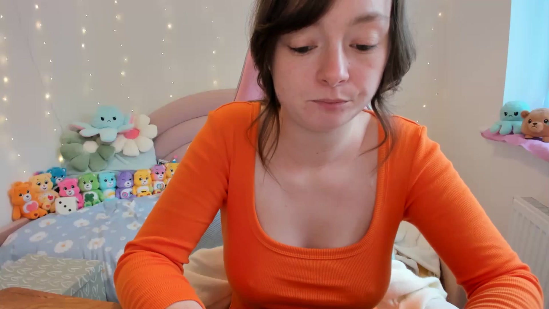 Gallery image thumbnail from JessieBear_'s myfreecams stream on, 10/03/2024, 15:15 image 13 of 20