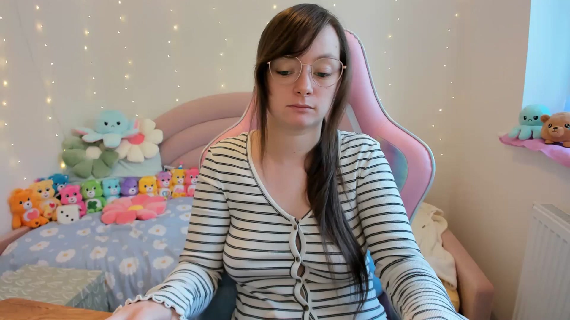Gallery image thumbnail from JessieBear_'s myfreecams stream on, 10/07/2024, 14:57 image 18 of 20