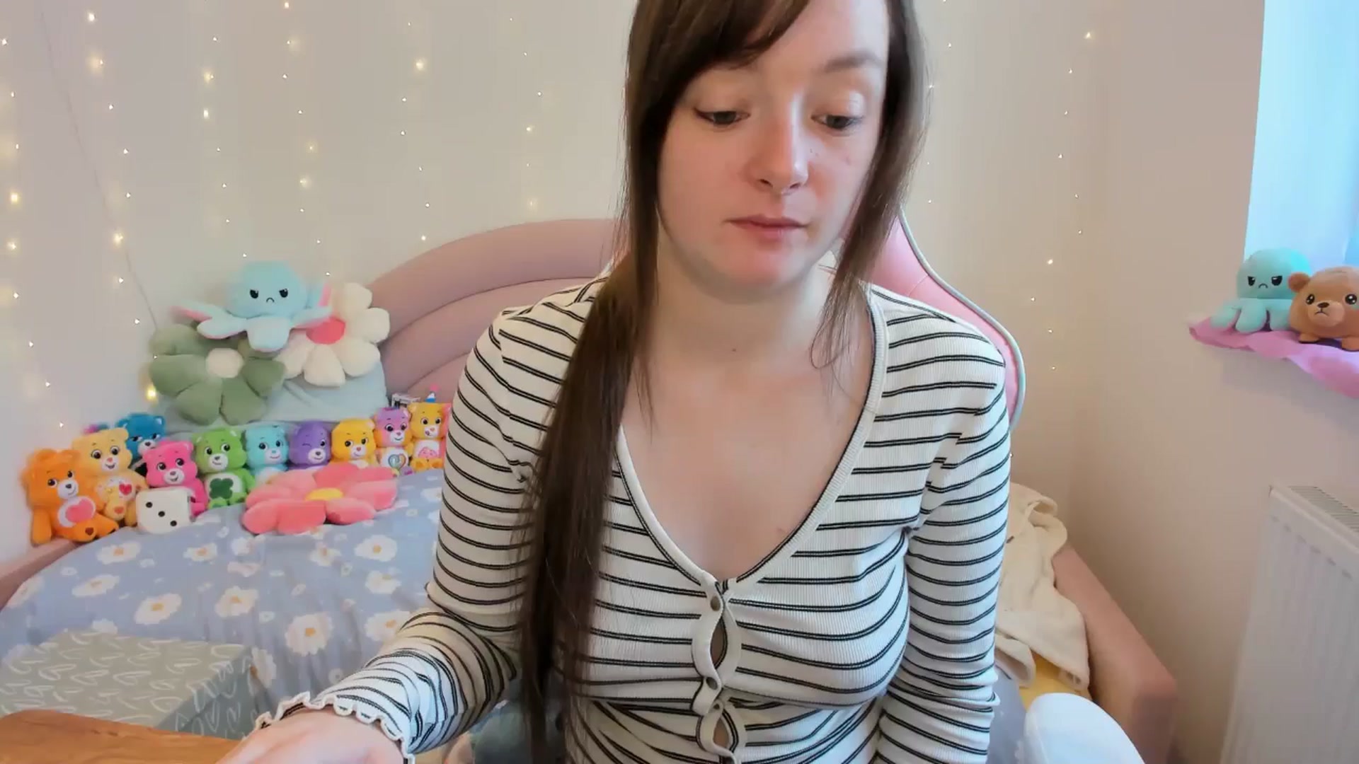 Gallery image thumbnail from JessieBear_'s myfreecams stream on, 10/07/2024, 14:57 image 2 of 20