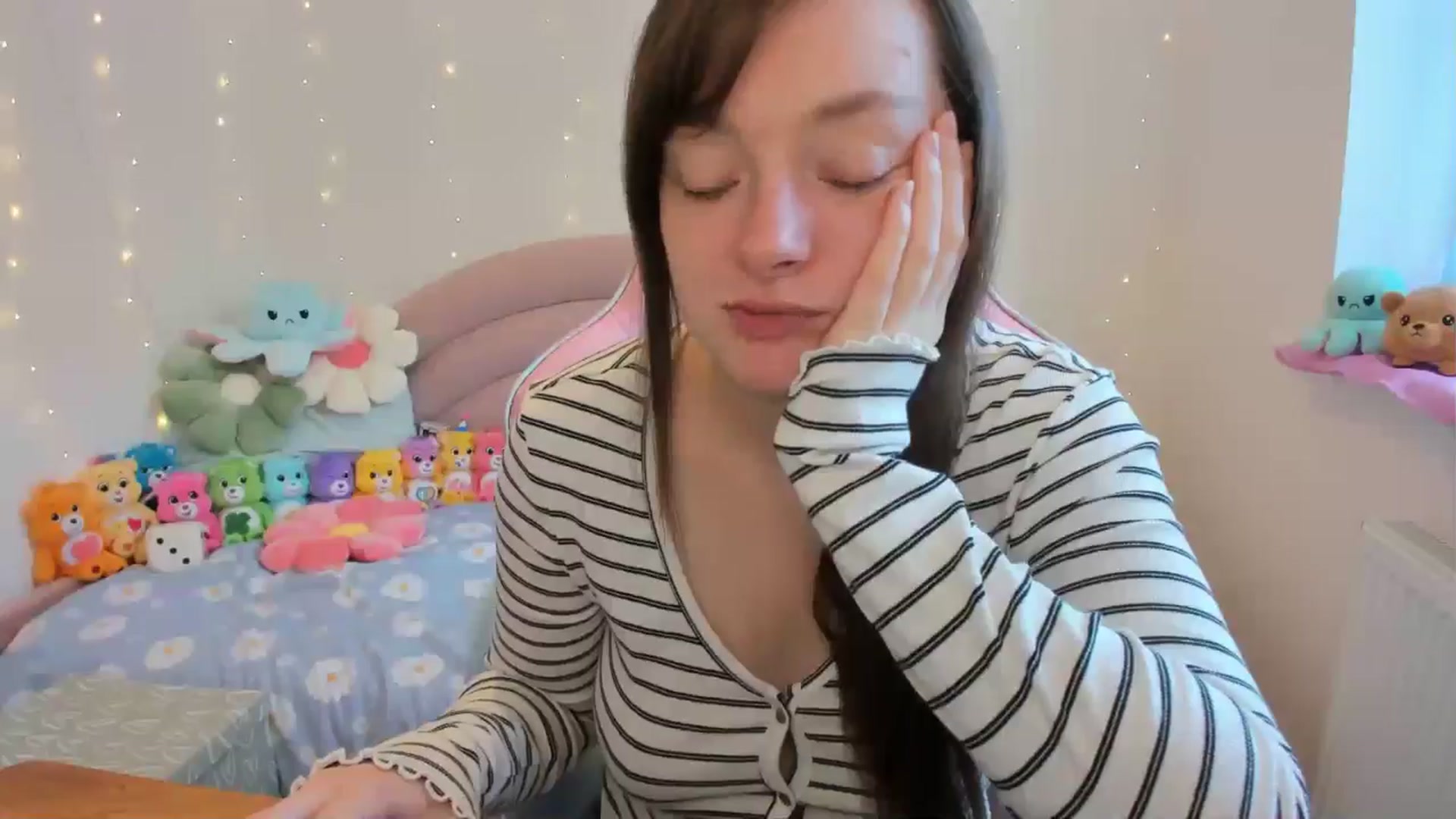 Gallery image thumbnail from JessieBear_'s myfreecams stream on, 10/07/2024, 14:57 image 3 of 20