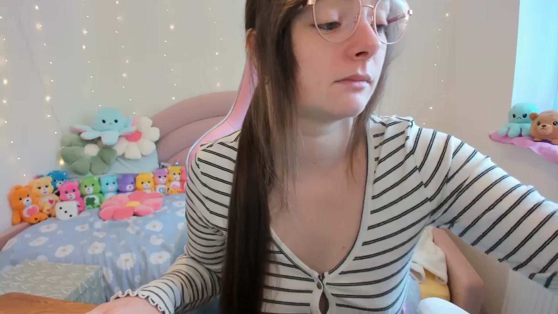 Gallery image thumbnail from JessieBear_'s myfreecams stream on, 10/07/2024, 14:57 image 9 of 20