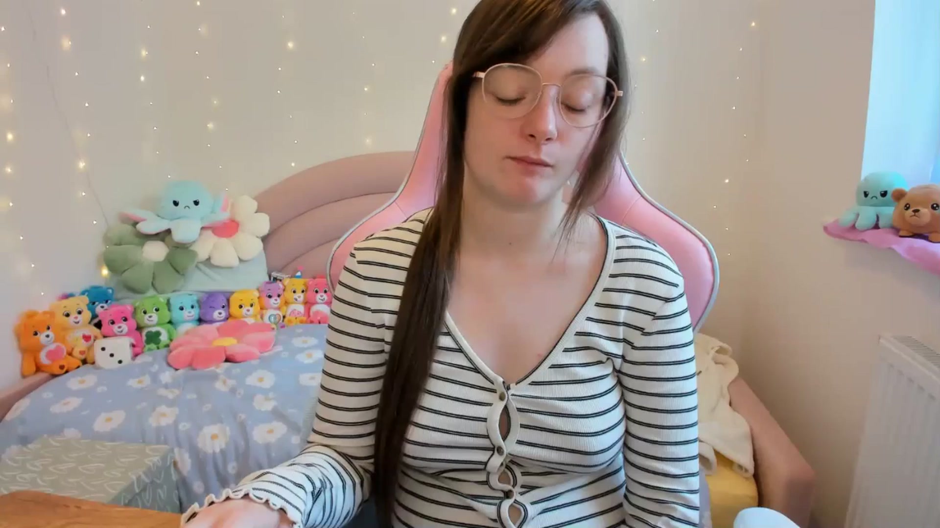 Gallery image thumbnail from JessieBear_'s myfreecams stream on, 10/07/2024, 14:57 image 5 of 20