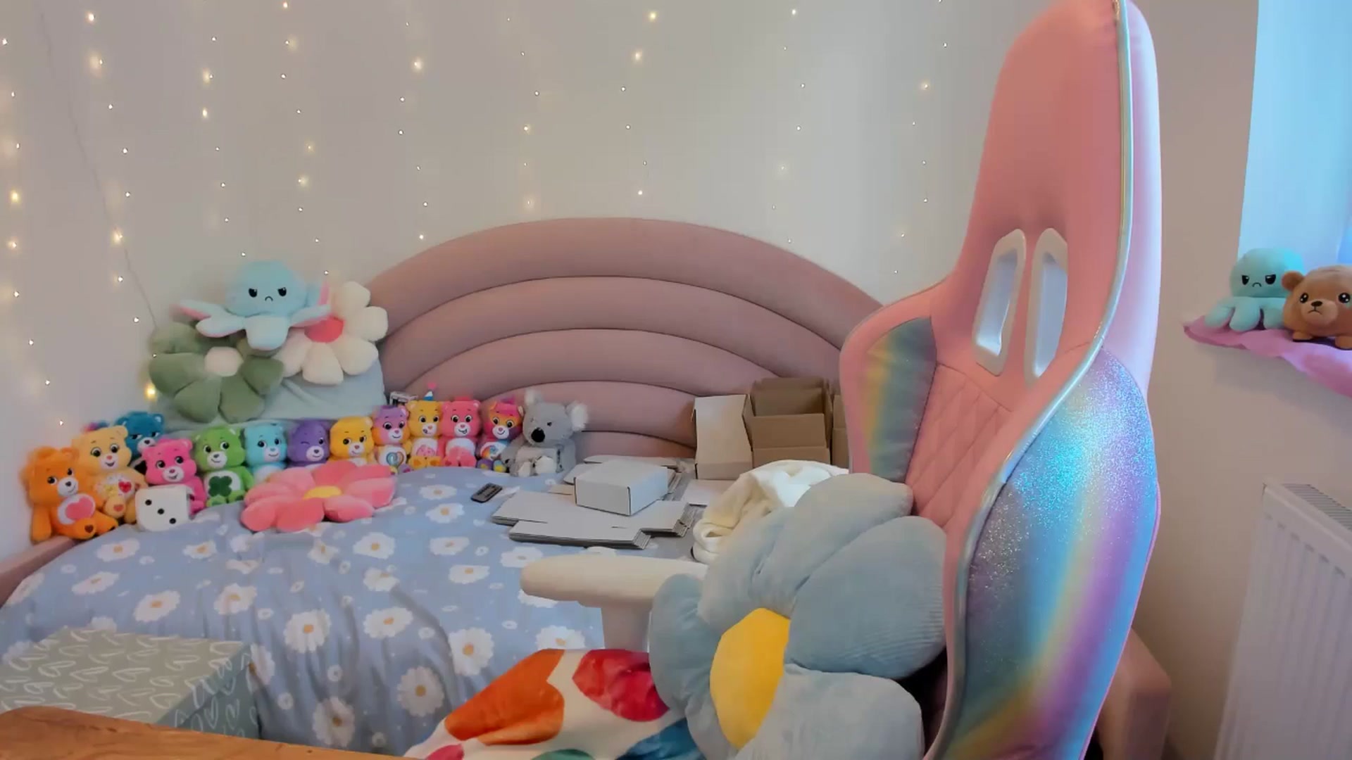 Gallery image thumbnail from JessieBear_'s myfreecams stream on, 10/07/2024, 14:57 image 20 of 20
